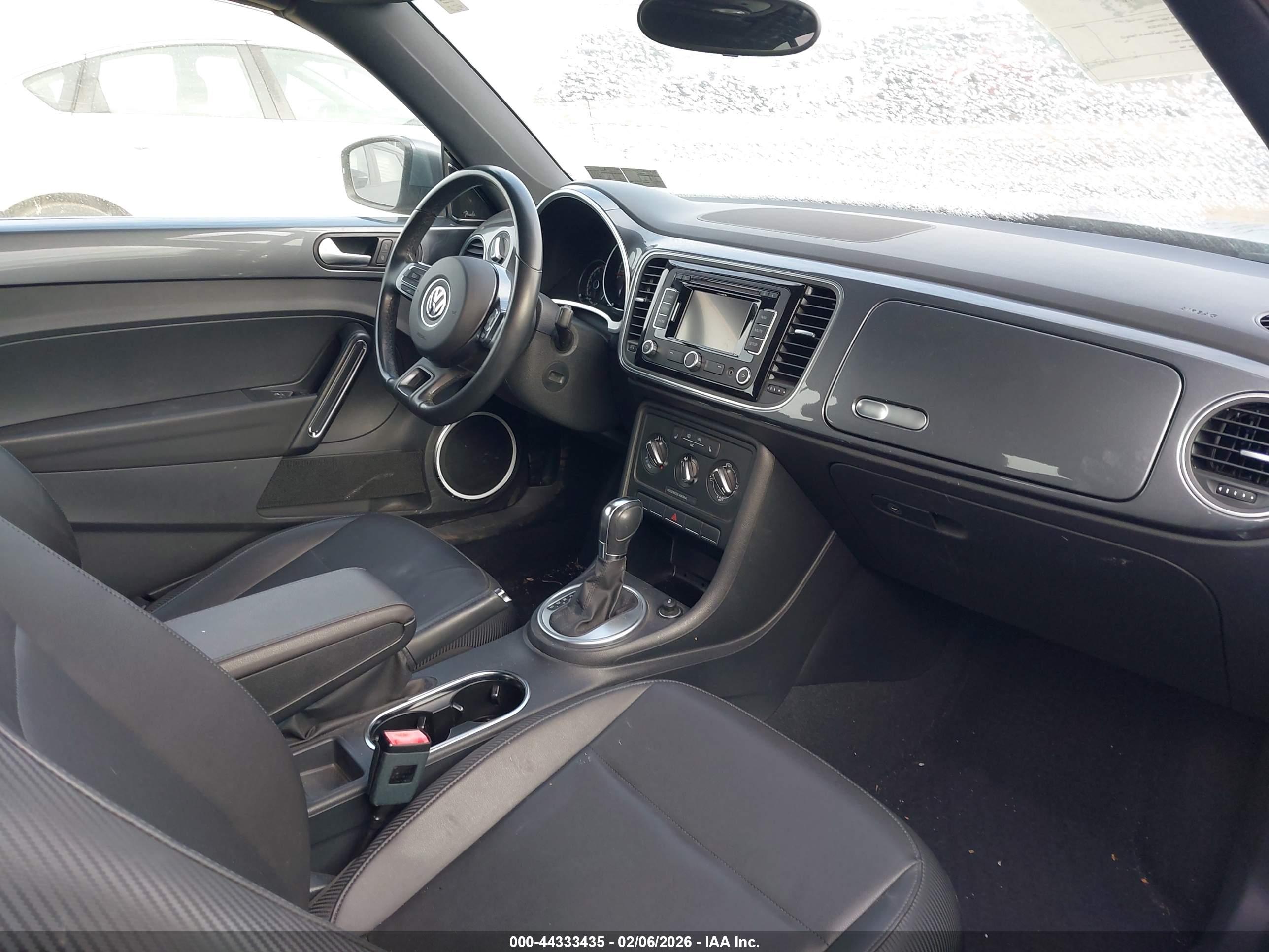 VOLKSWAGEN BEETLE image 5