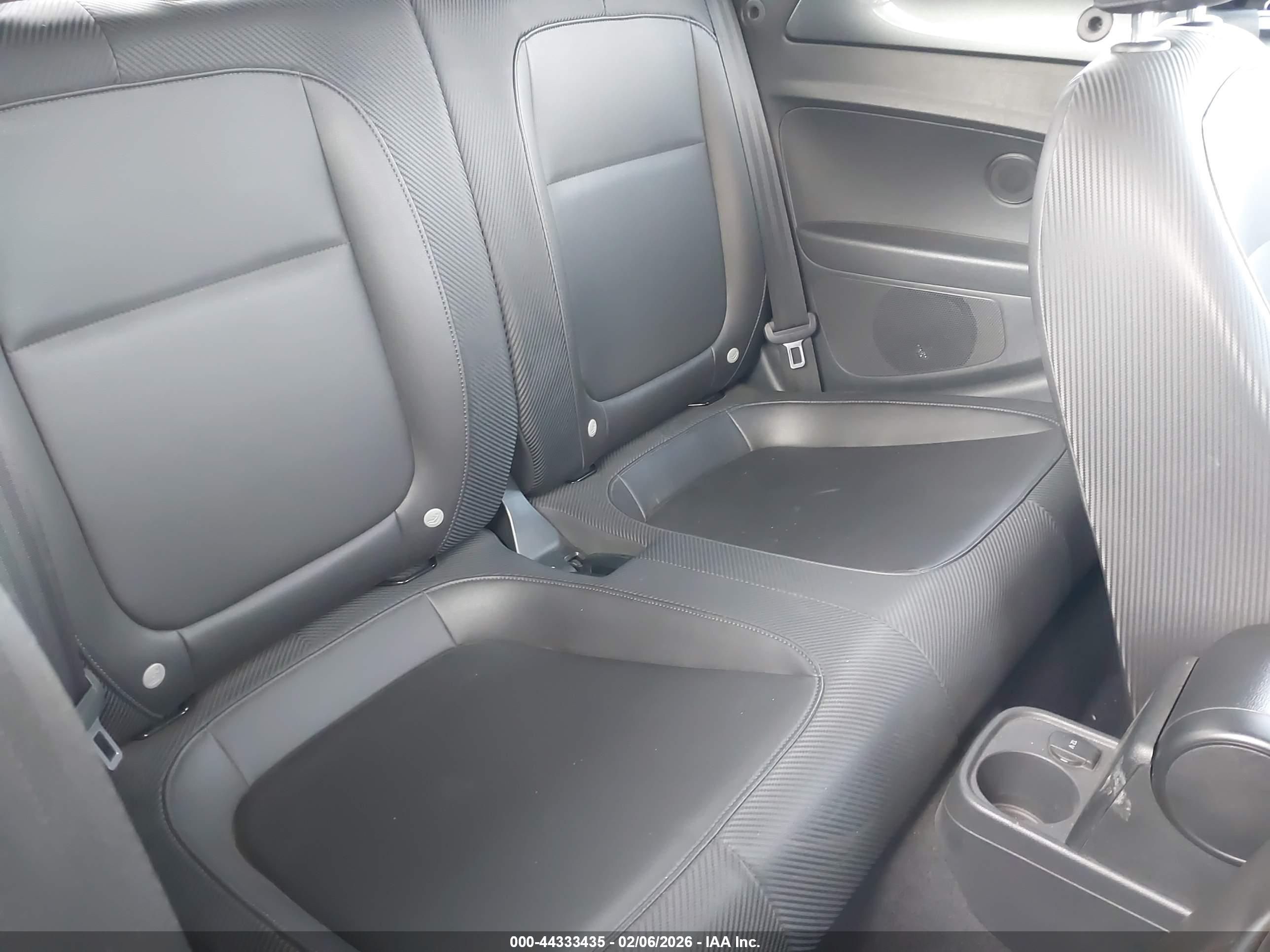 VOLKSWAGEN BEETLE image 8