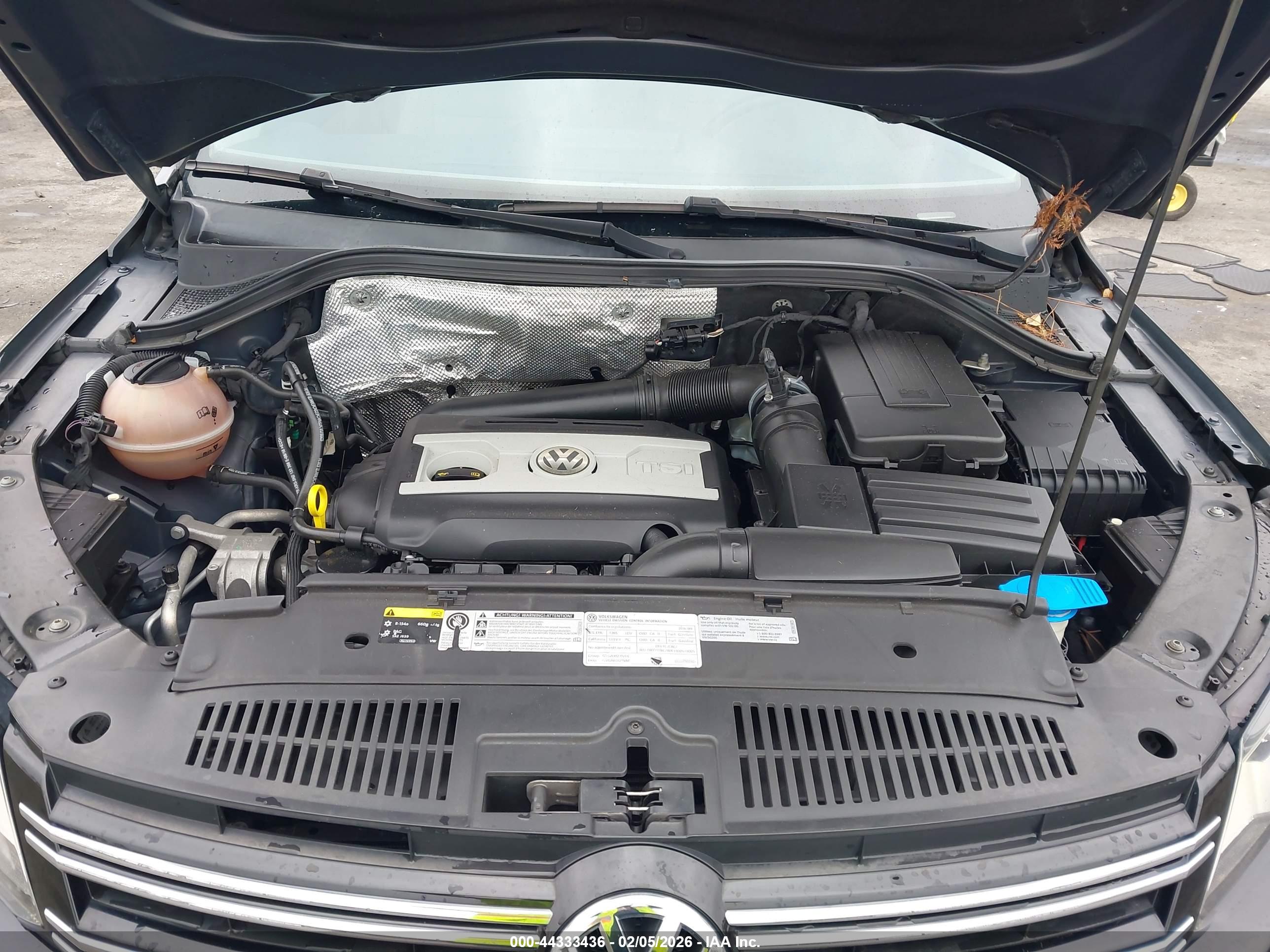 VOLKSWAGEN TIGUAN image 10