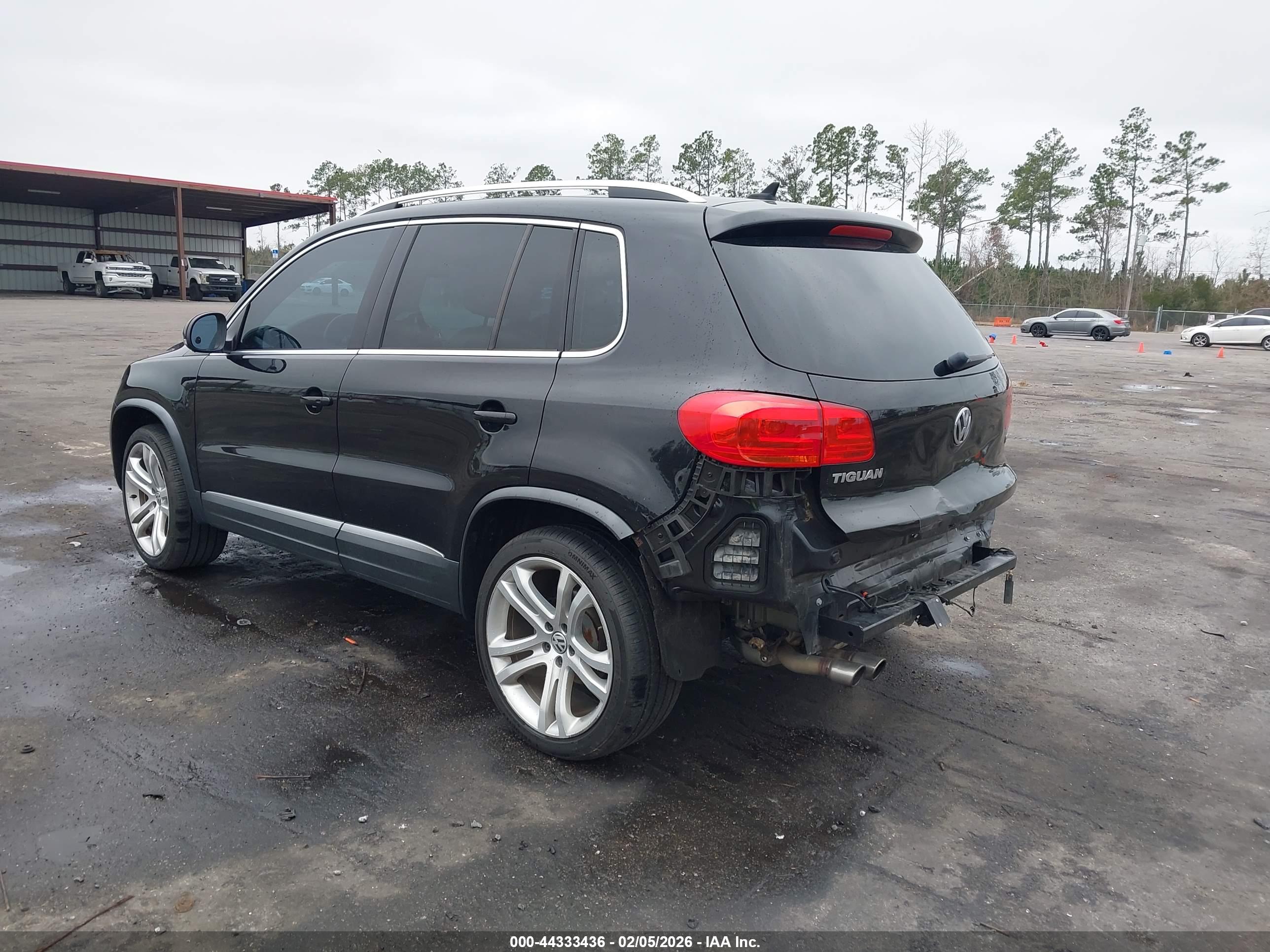 VOLKSWAGEN TIGUAN image 3