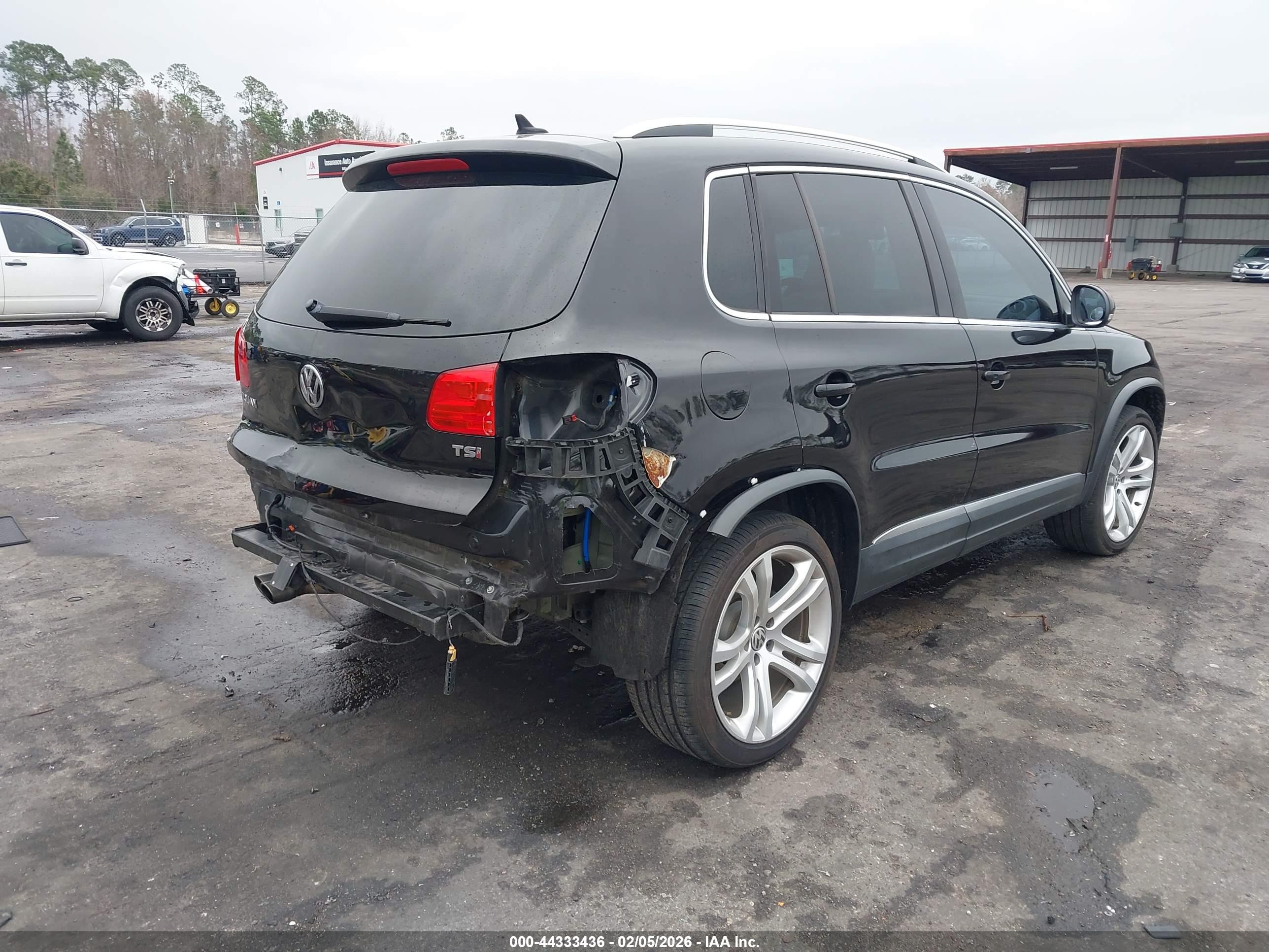 VOLKSWAGEN TIGUAN image 4