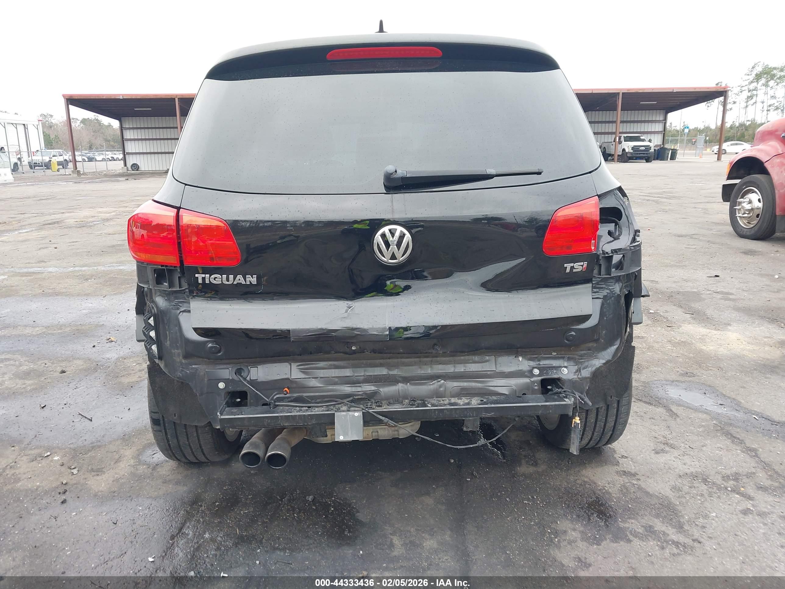 VOLKSWAGEN TIGUAN image 6