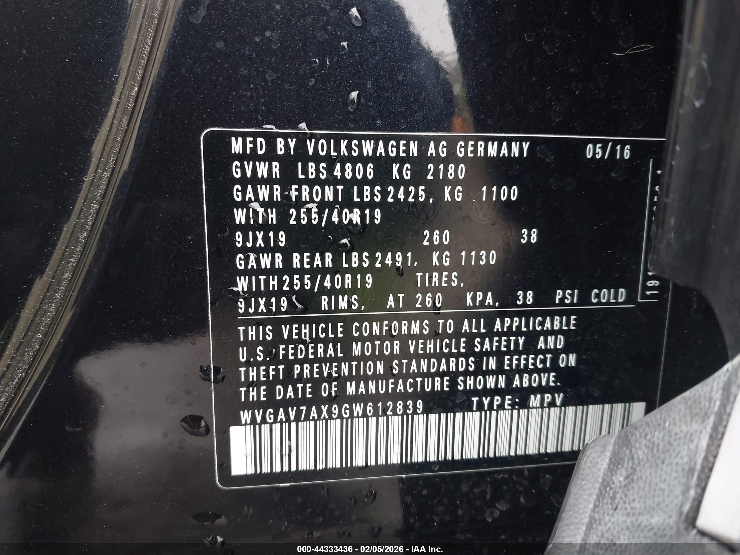 VOLKSWAGEN TIGUAN image 9