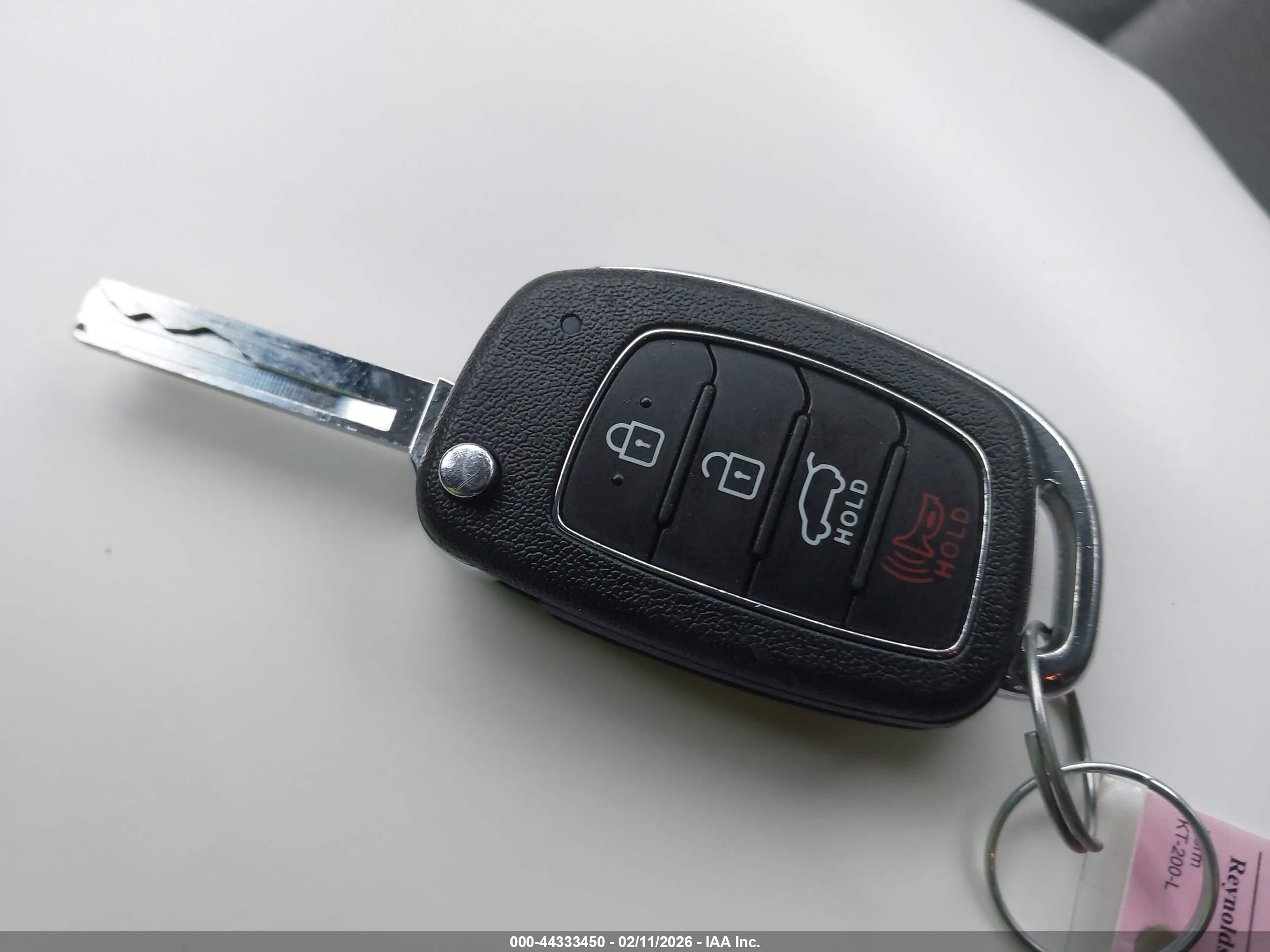 HYUNDAI SANTA image 11