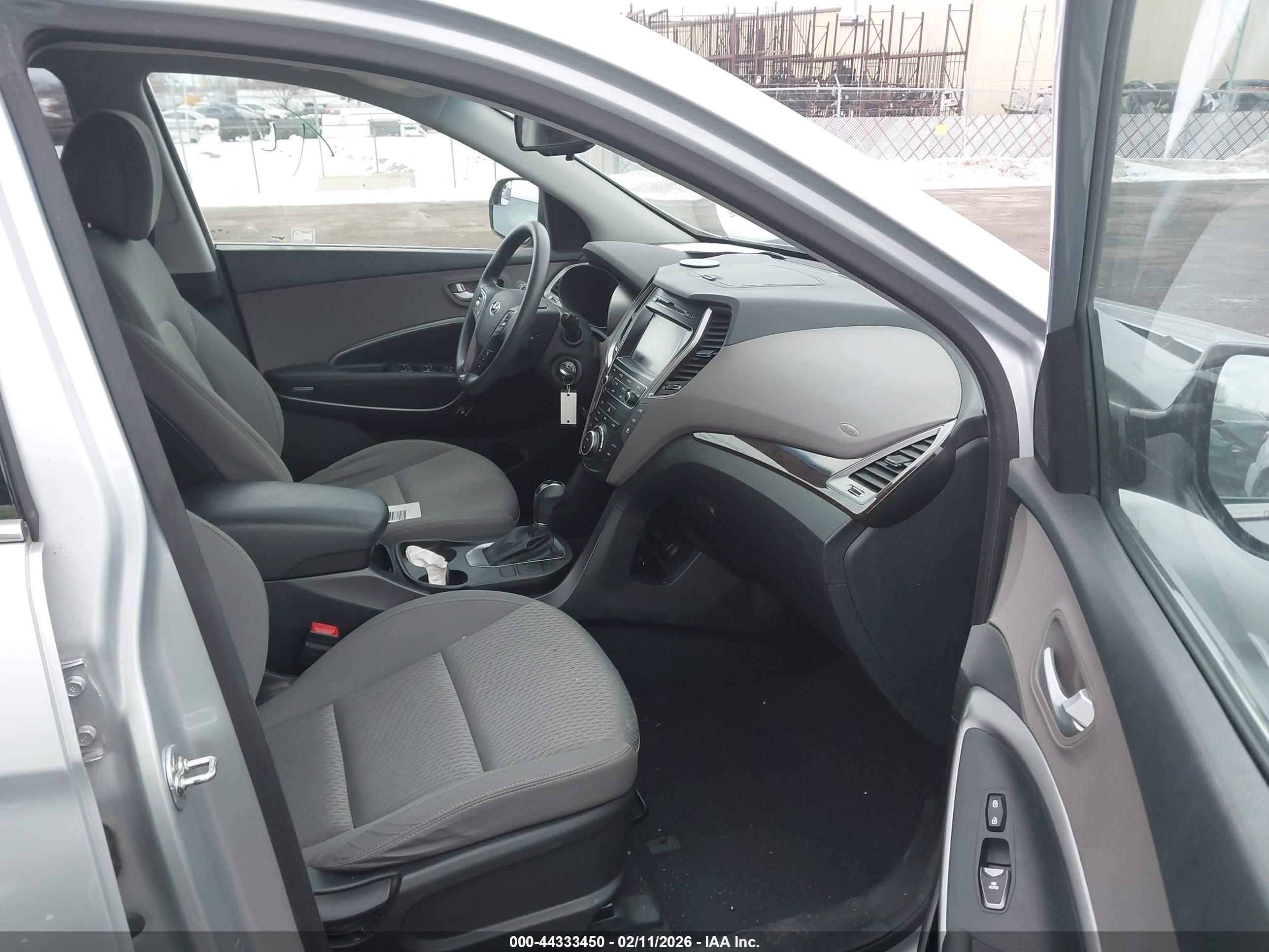 HYUNDAI SANTA image 5