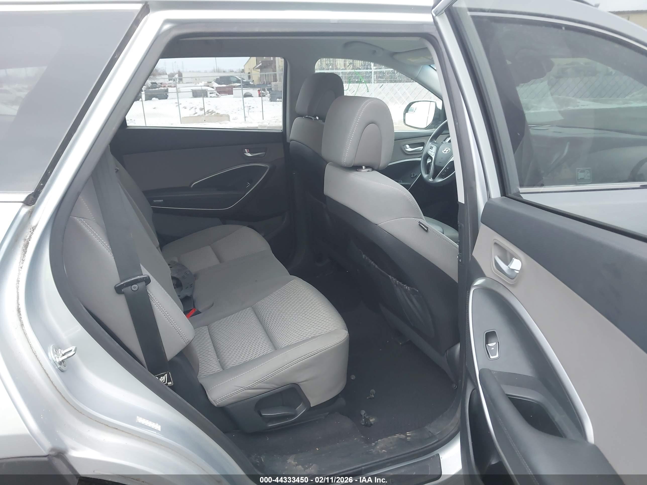 HYUNDAI SANTA image 8