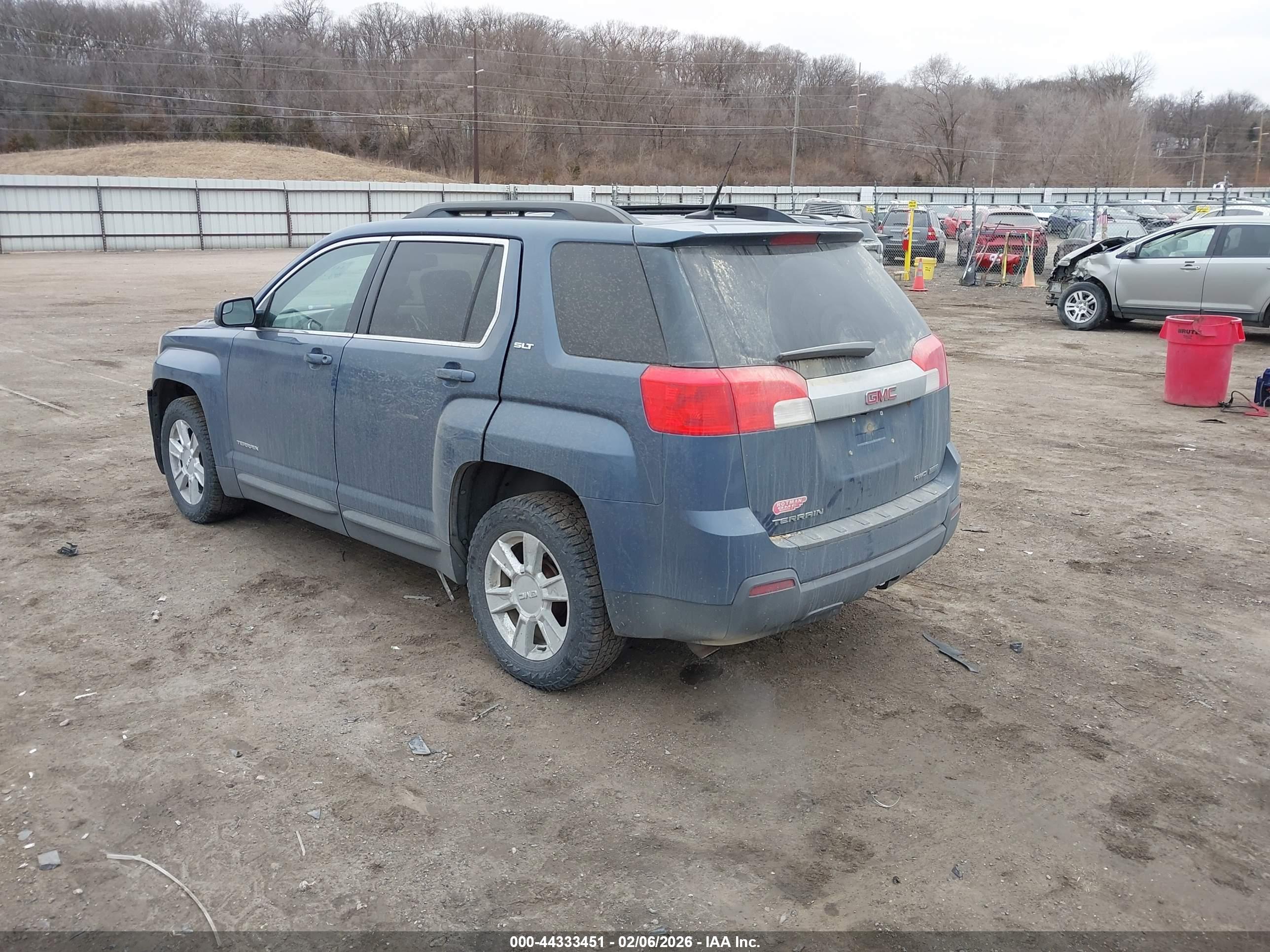 GMC TERRAIN image 3