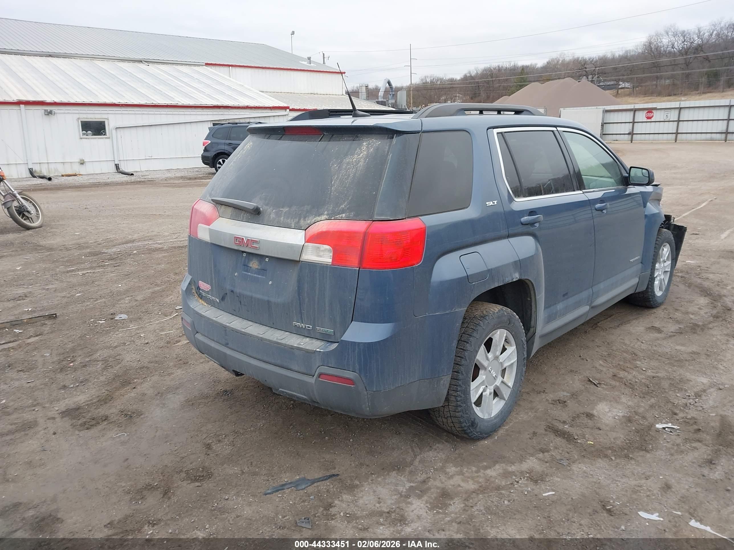GMC TERRAIN image 4