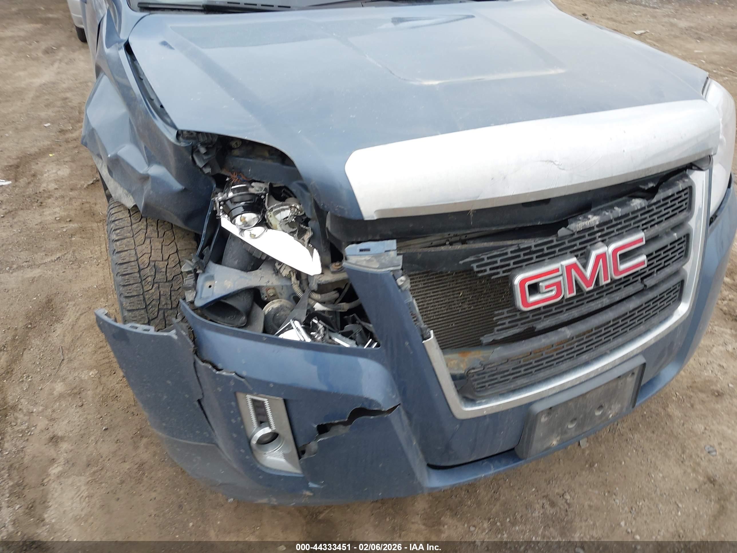 GMC TERRAIN image 6
