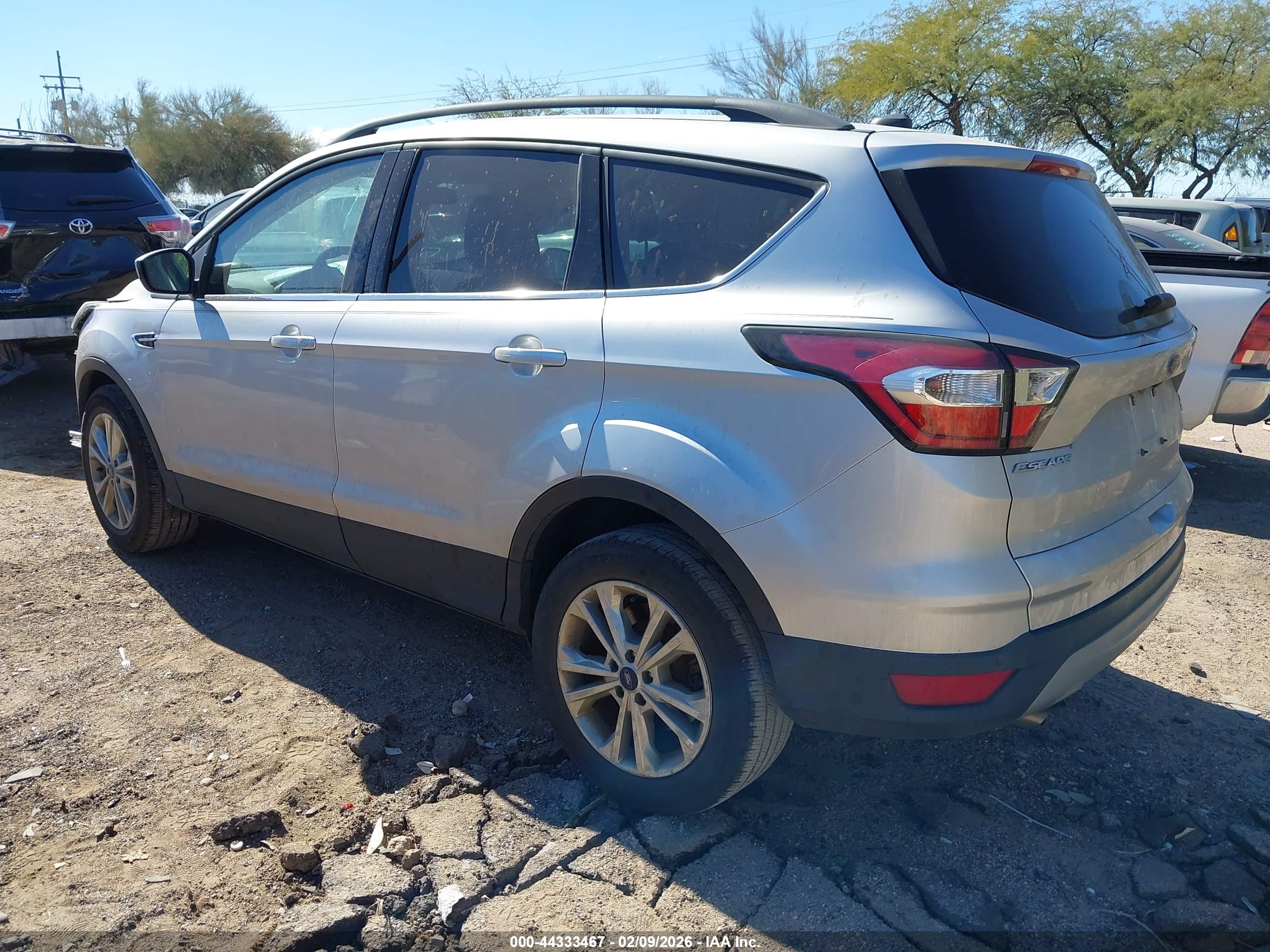 FORD ESCAPE image 3