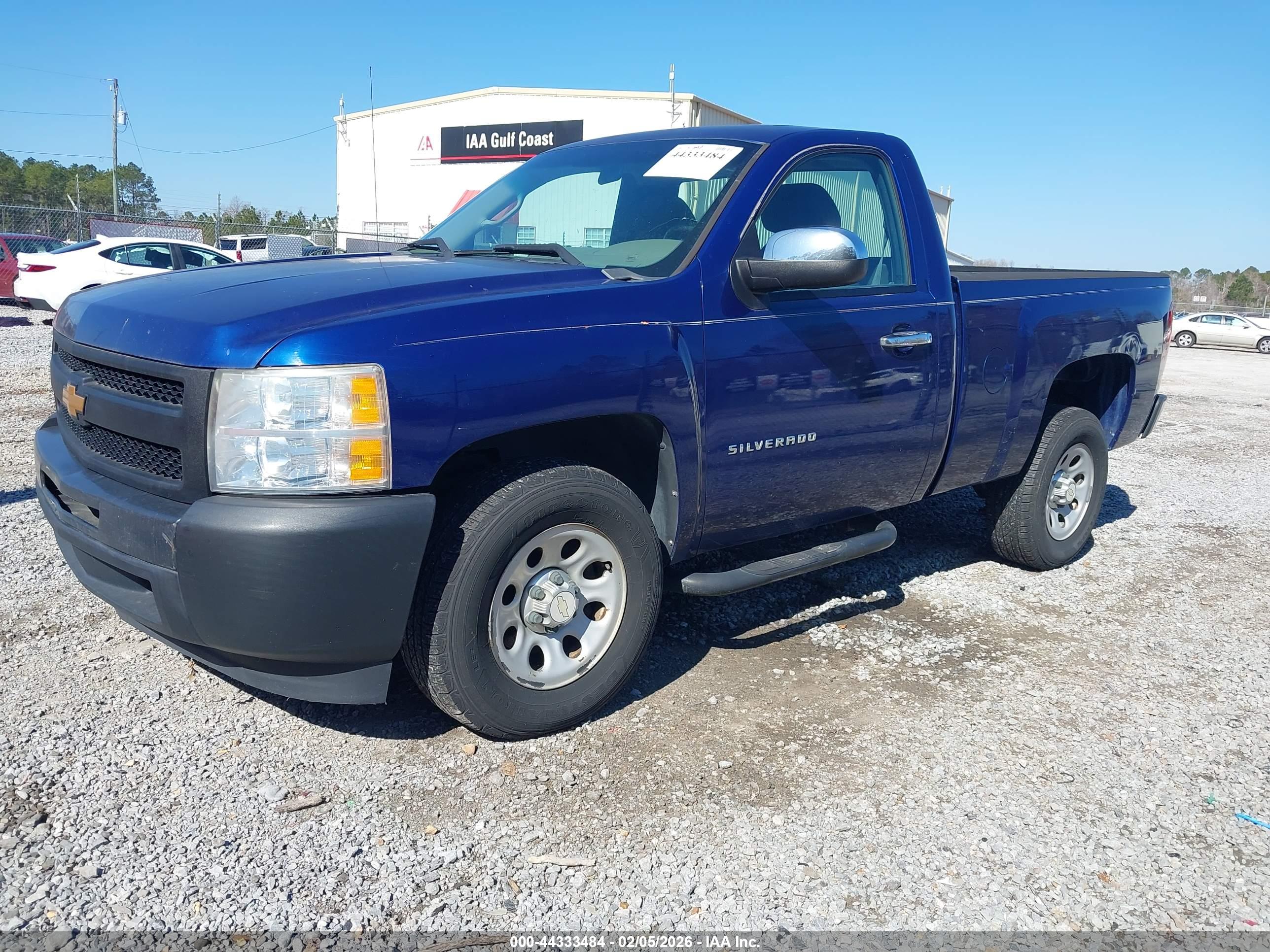 CHEVROLET SILVERADO image 2