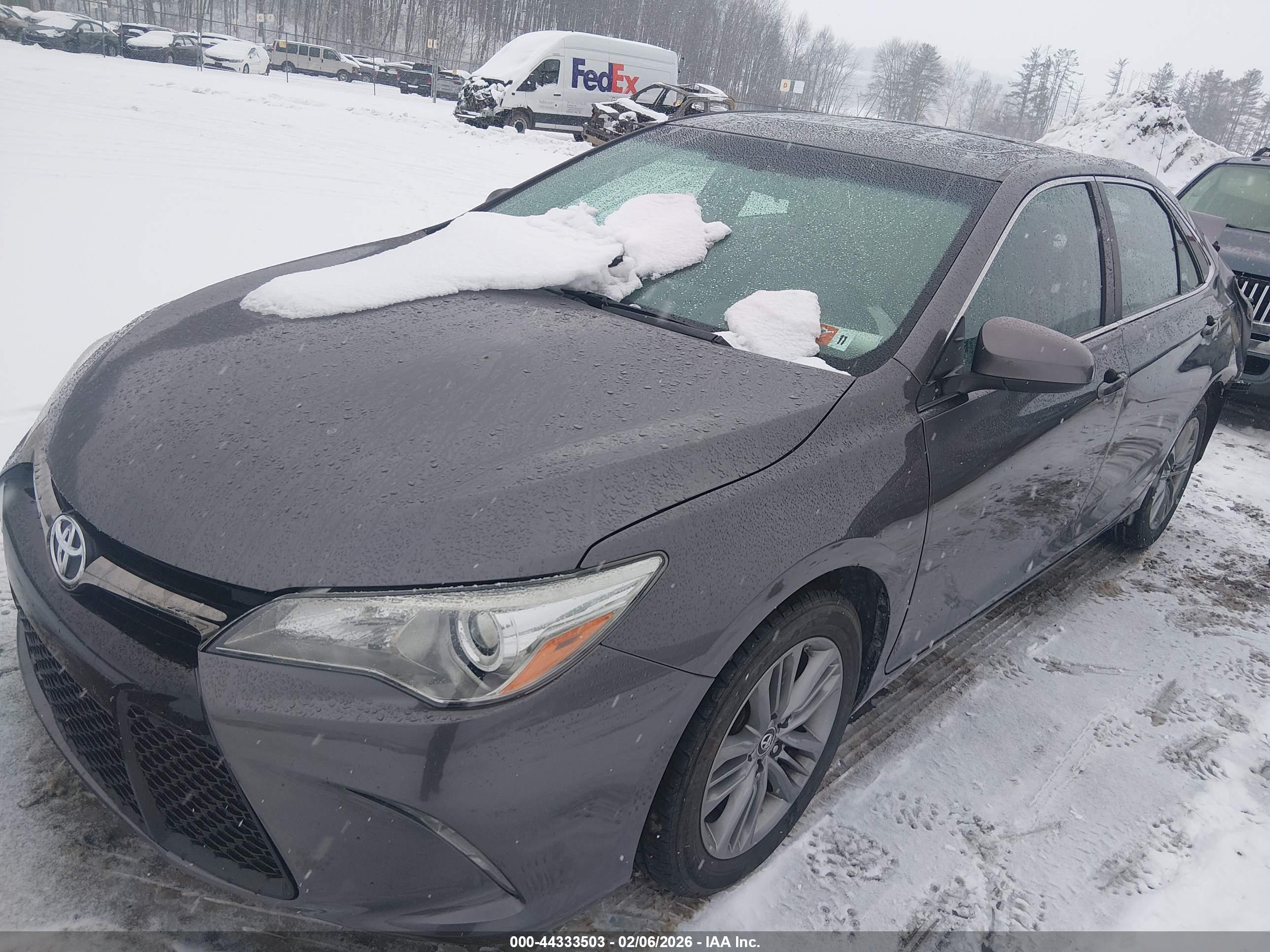 TOYOTA CAMRY image 2