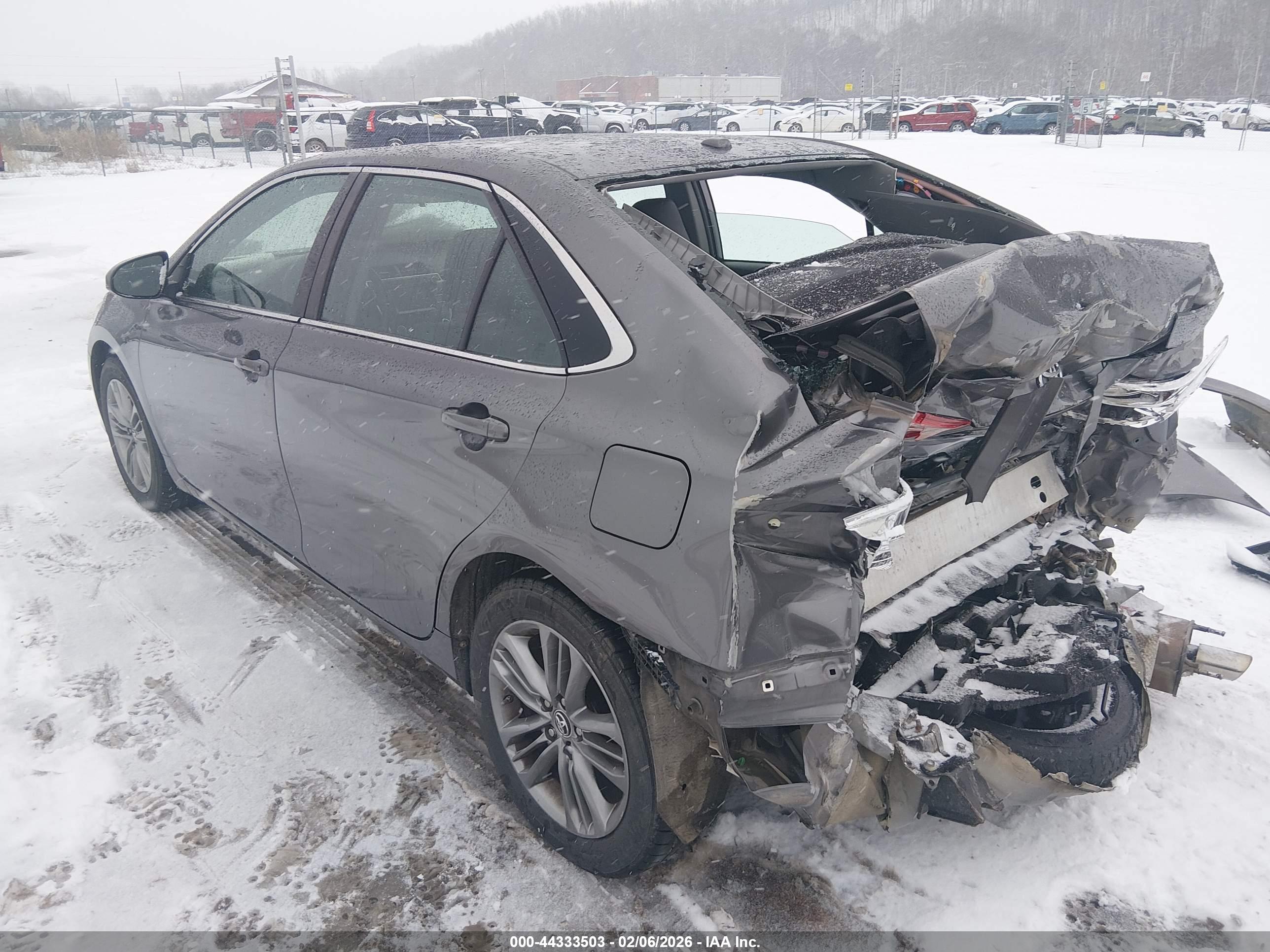 TOYOTA CAMRY image 3