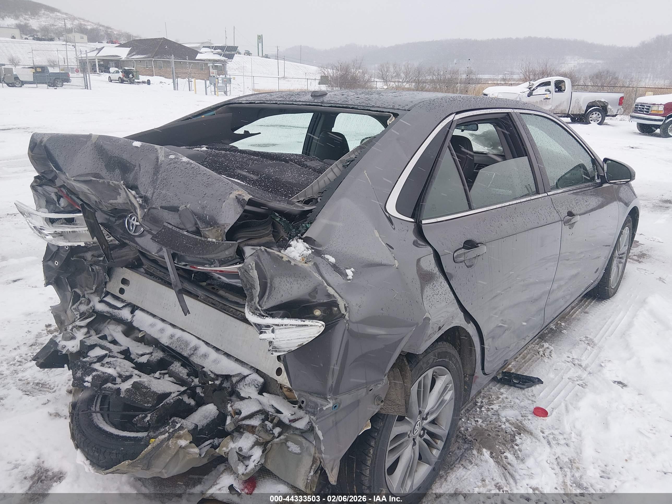 TOYOTA CAMRY image 4