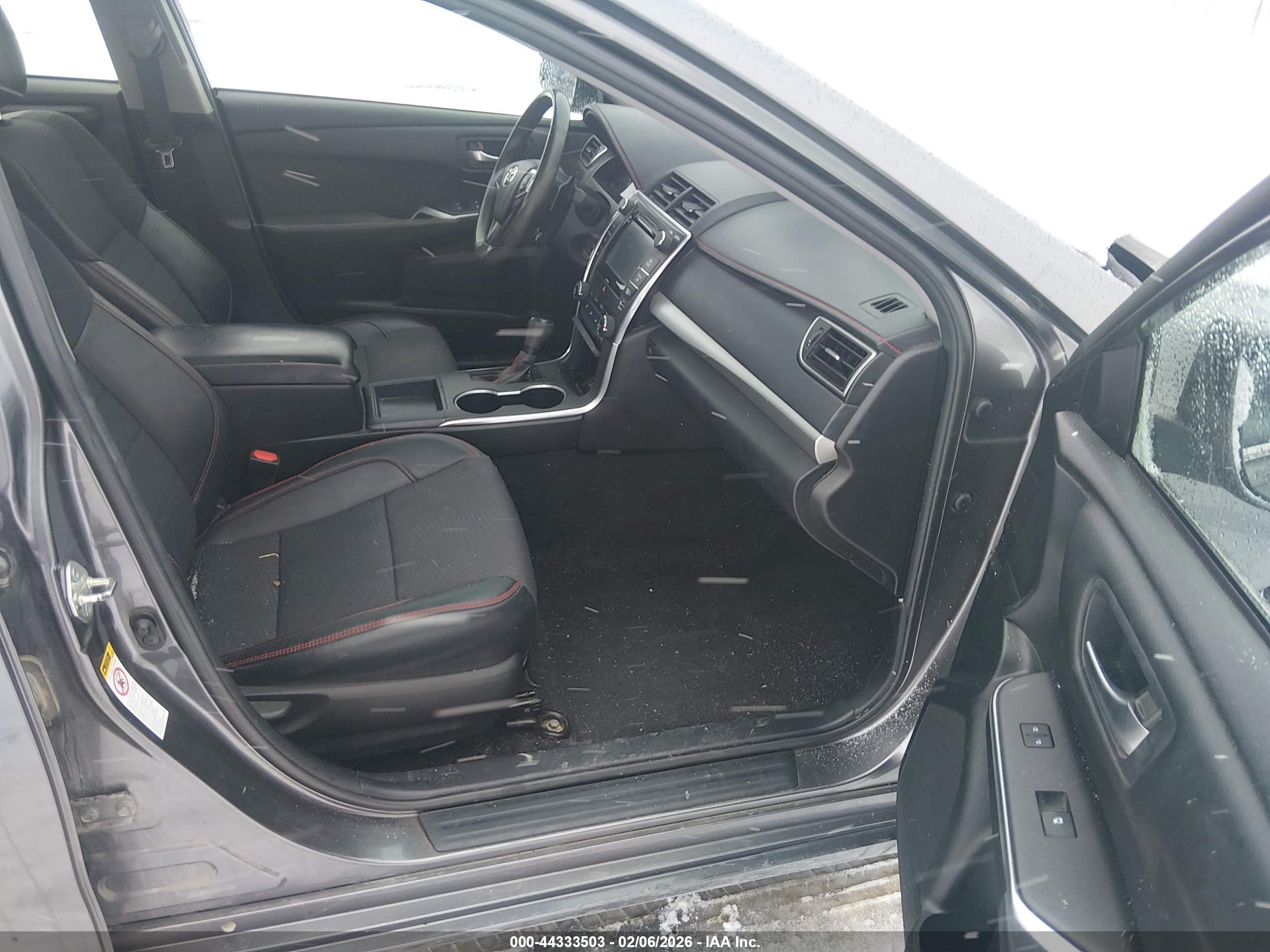 TOYOTA CAMRY image 5
