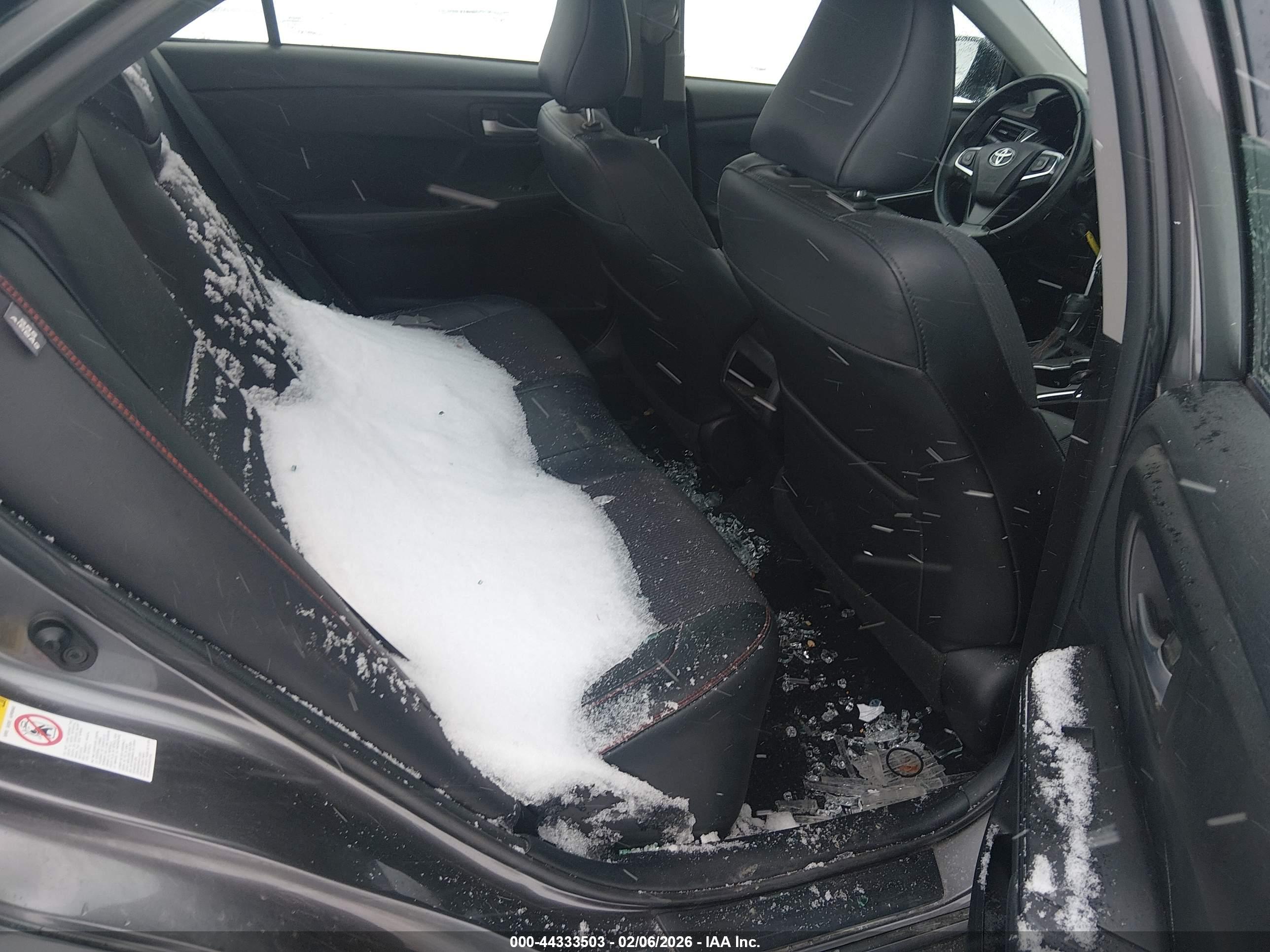 TOYOTA CAMRY image 8