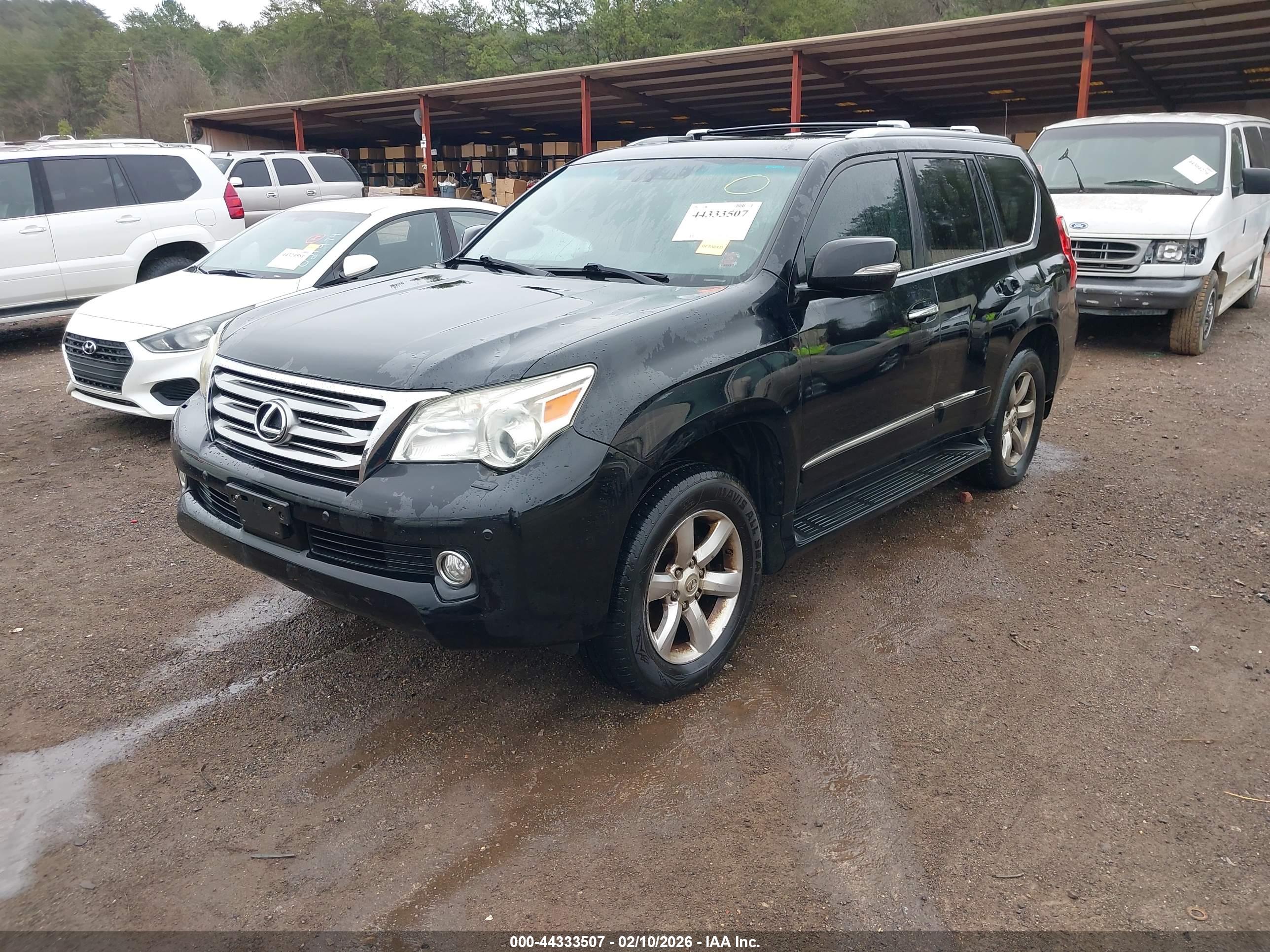 LEXUS GX image 2