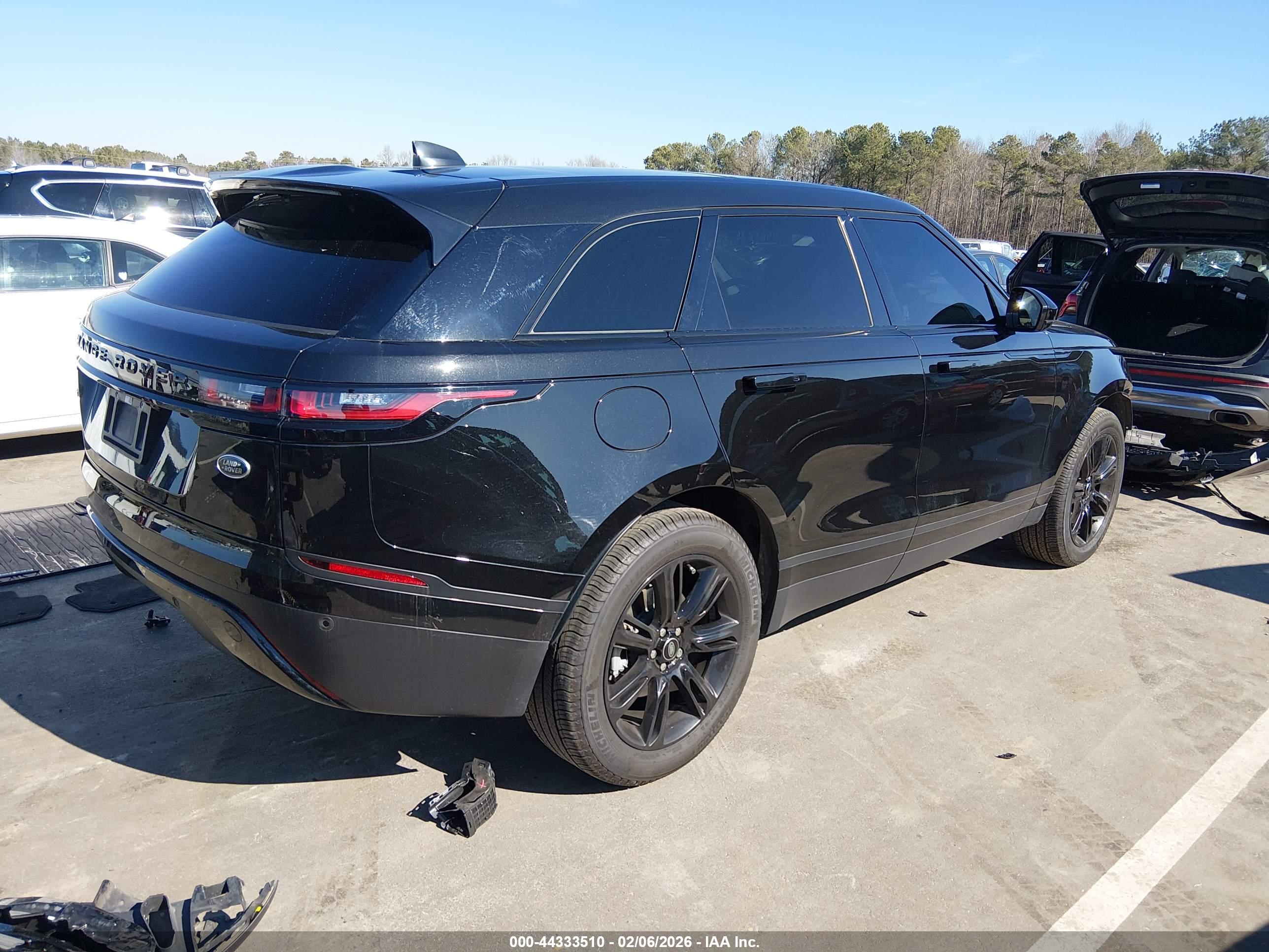 LAND ROVER image 4