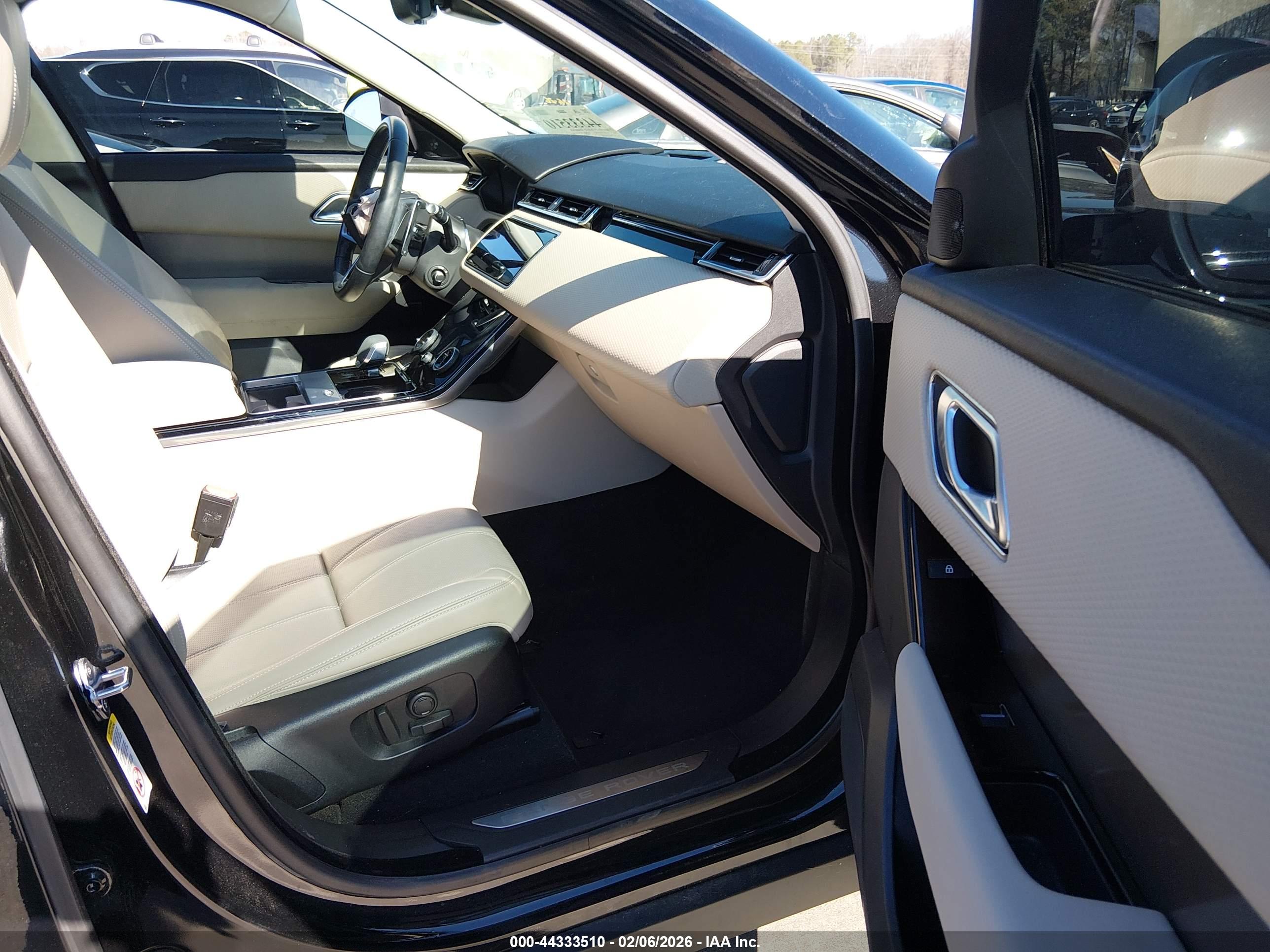 LAND ROVER image 5