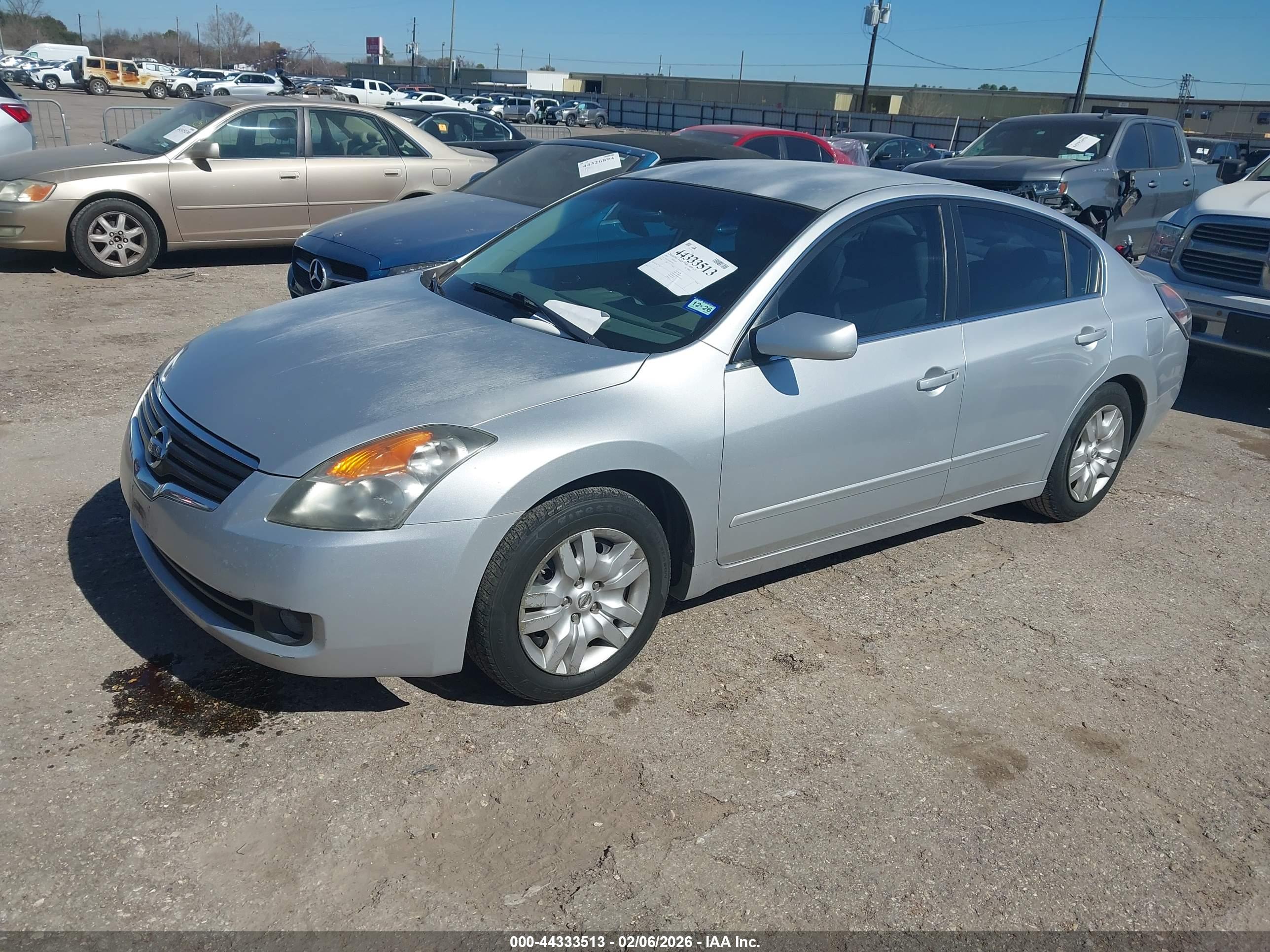 NISSAN ALTIMA image 2