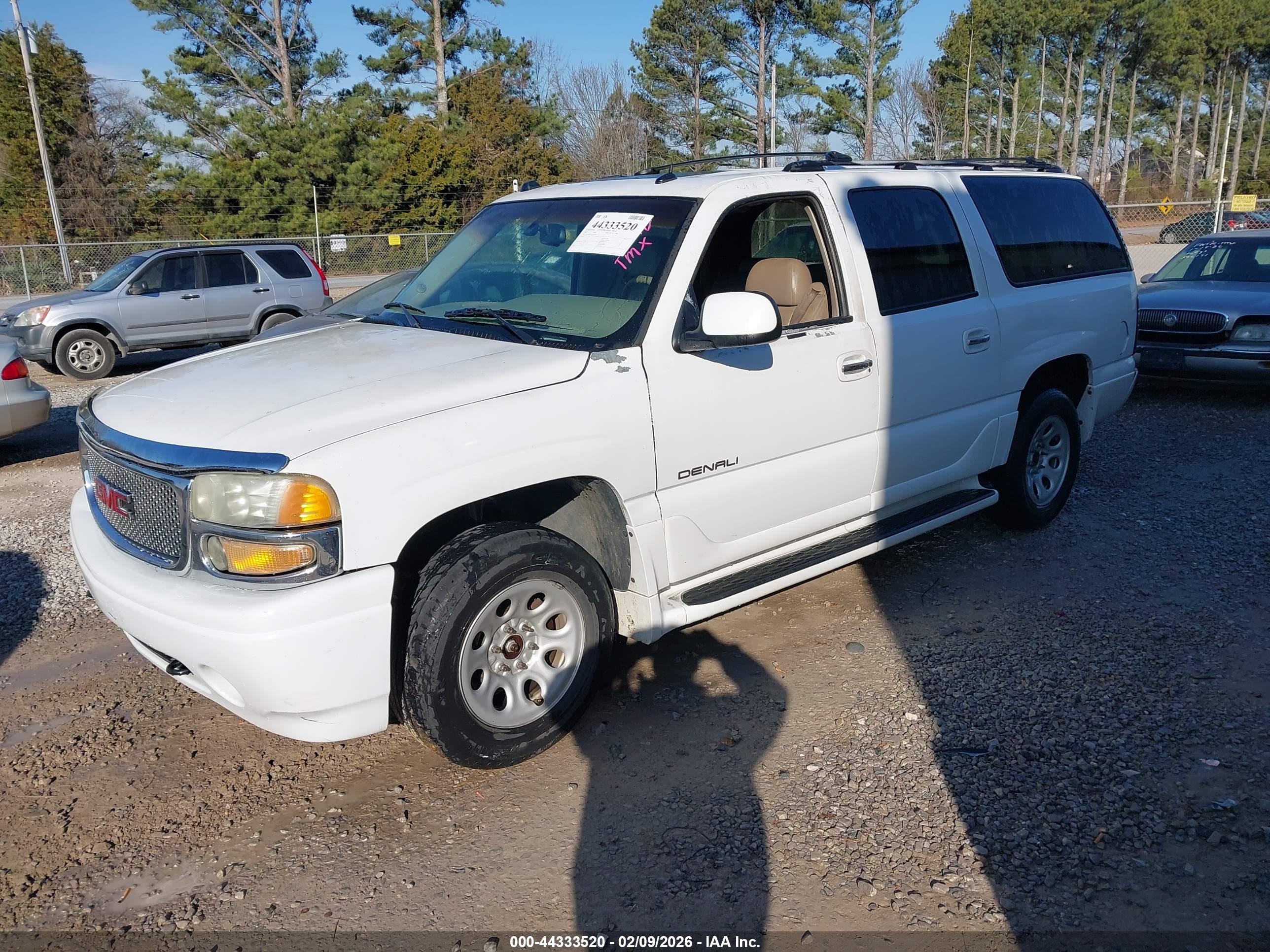 GMC YUKON image 2