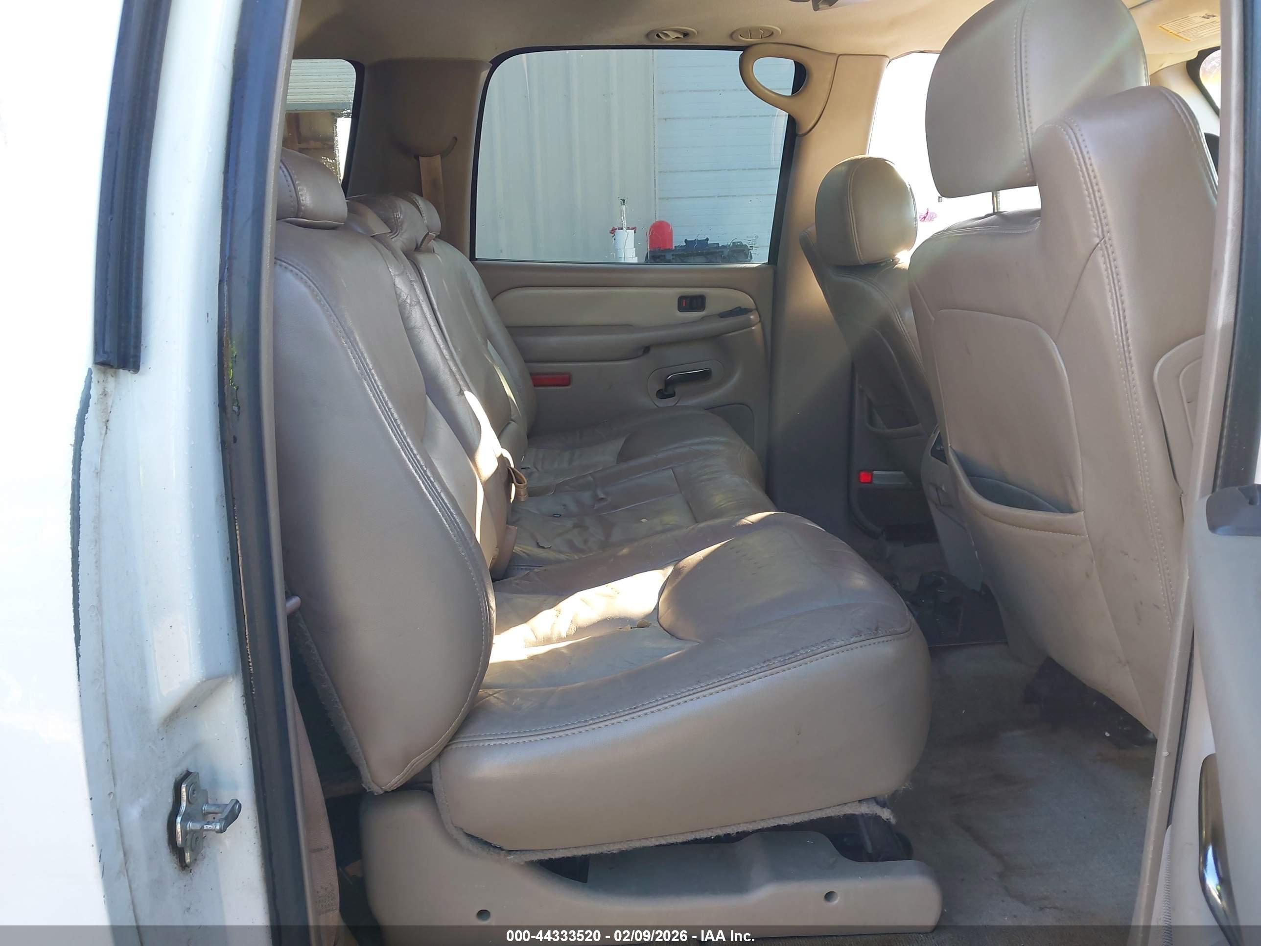 GMC YUKON image 8