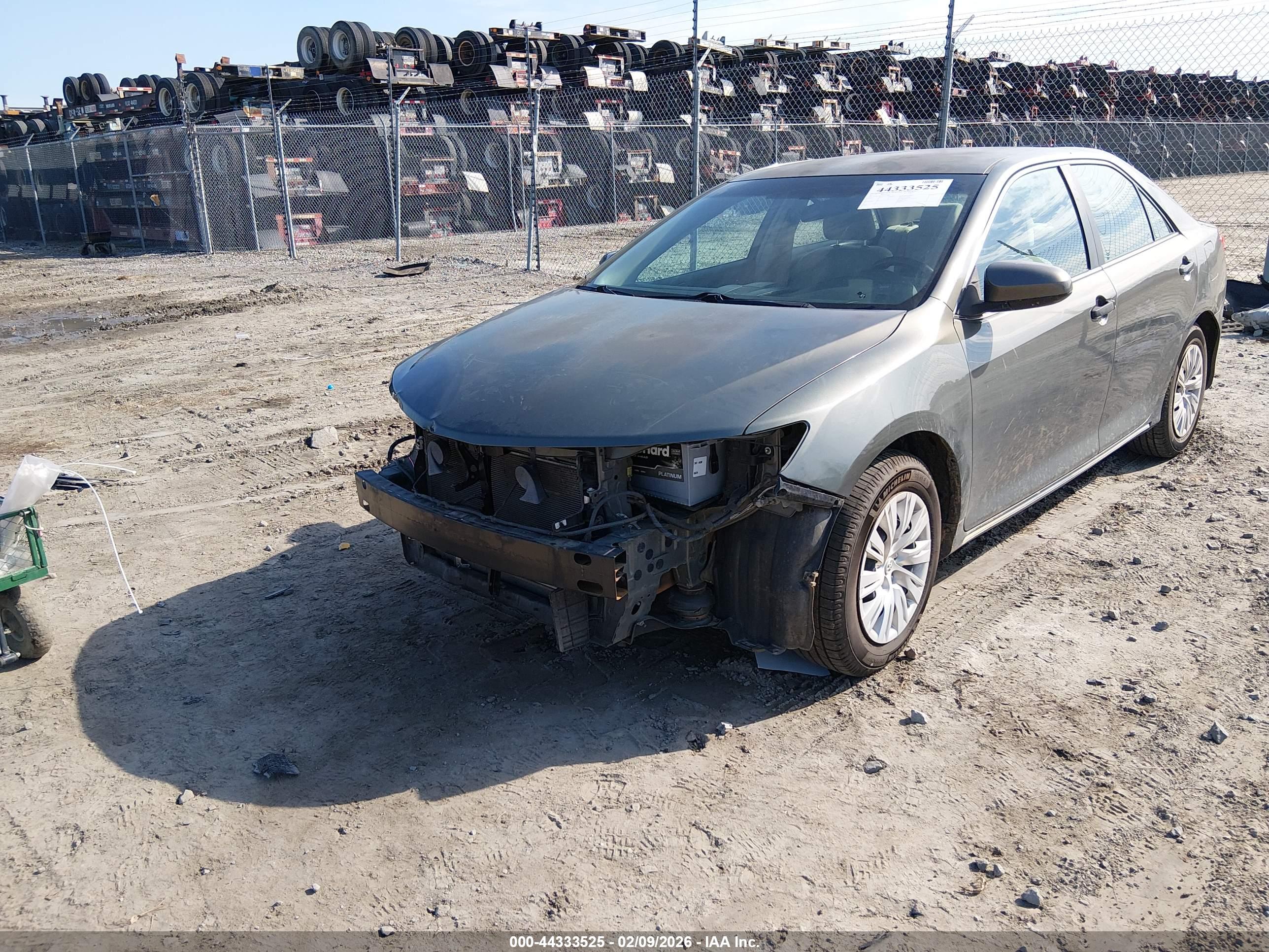 TOYOTA CAMRY image 2