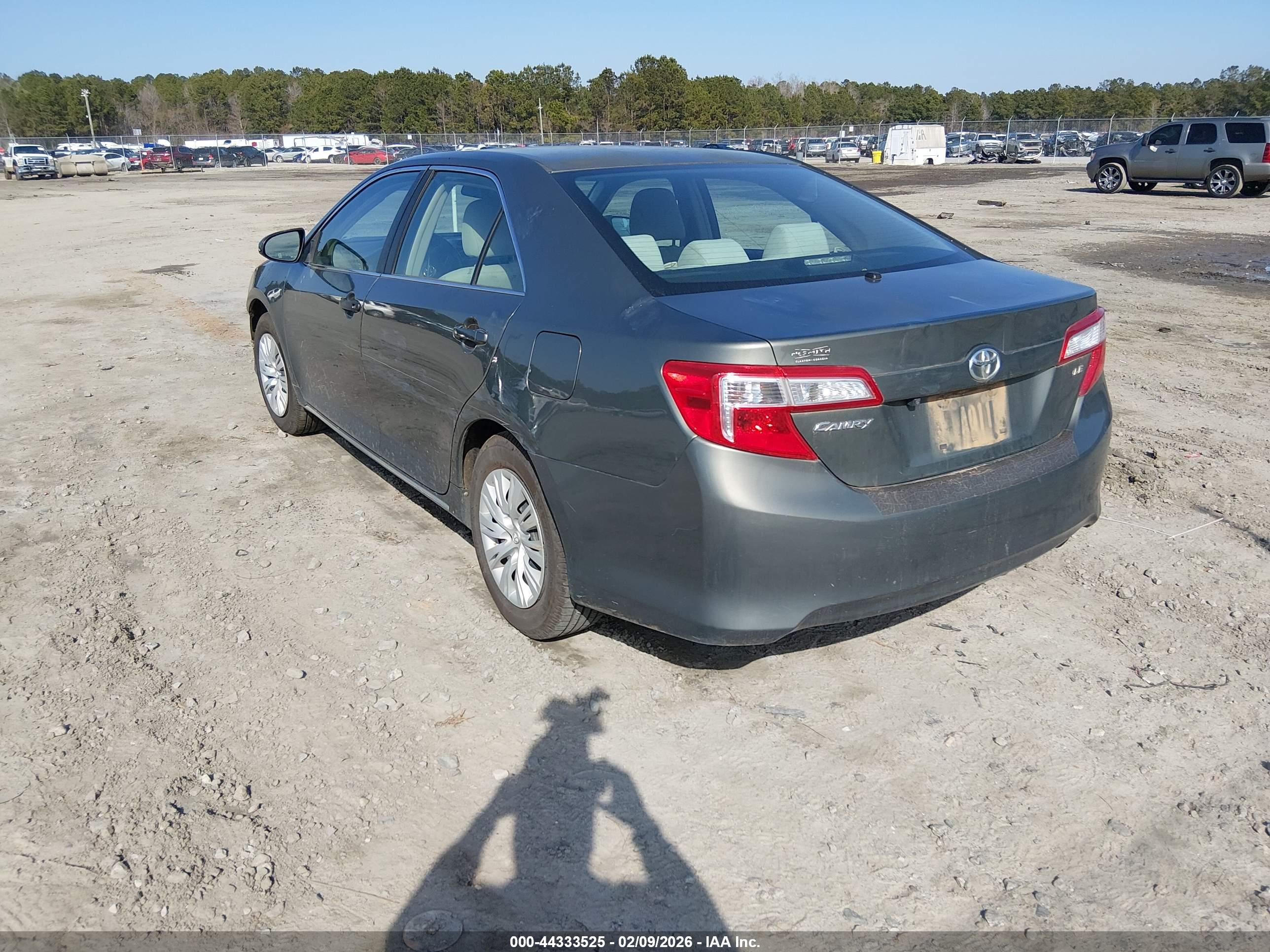 TOYOTA CAMRY image 3