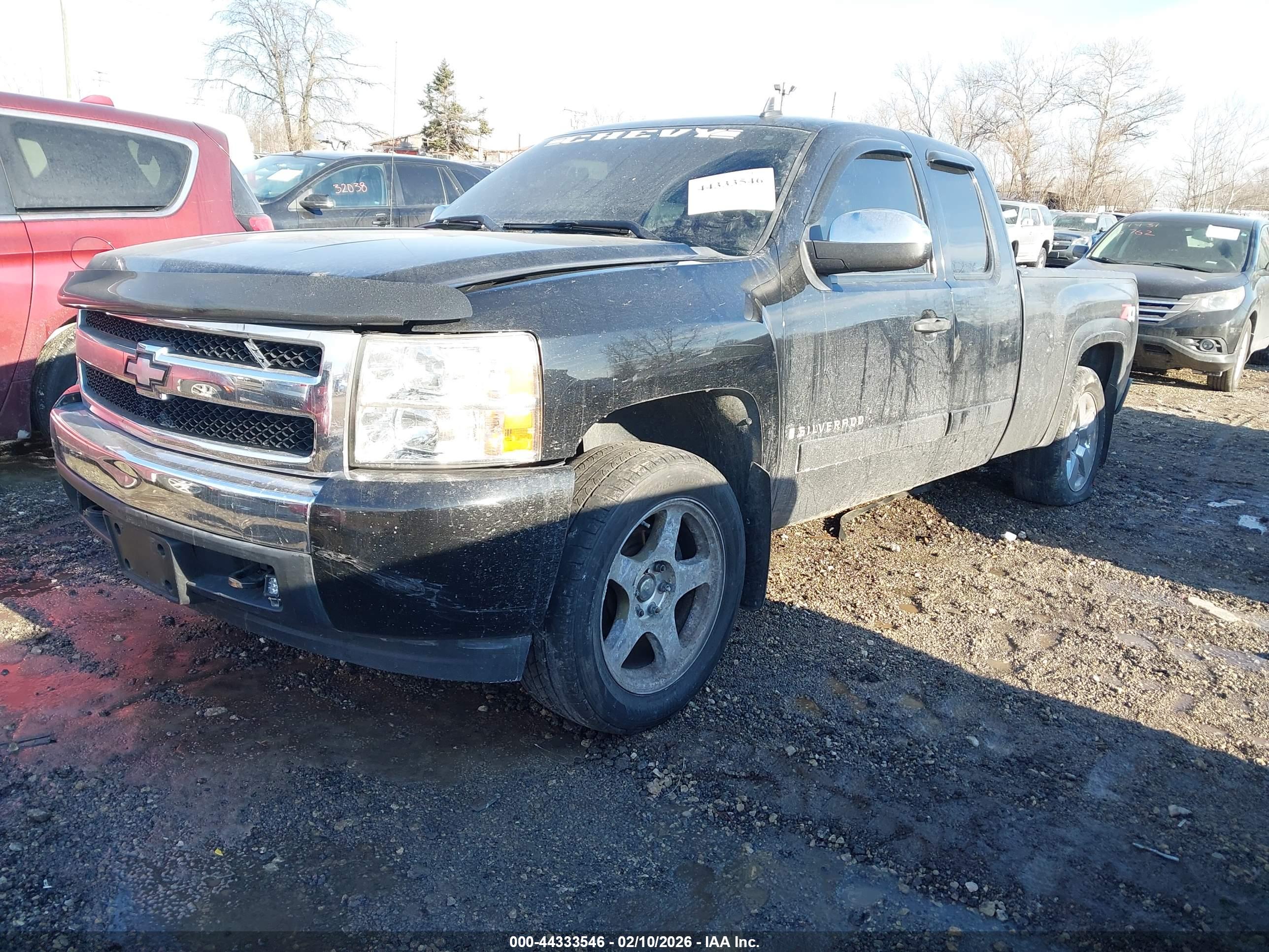 CHEVROLET SILVERADO image 2