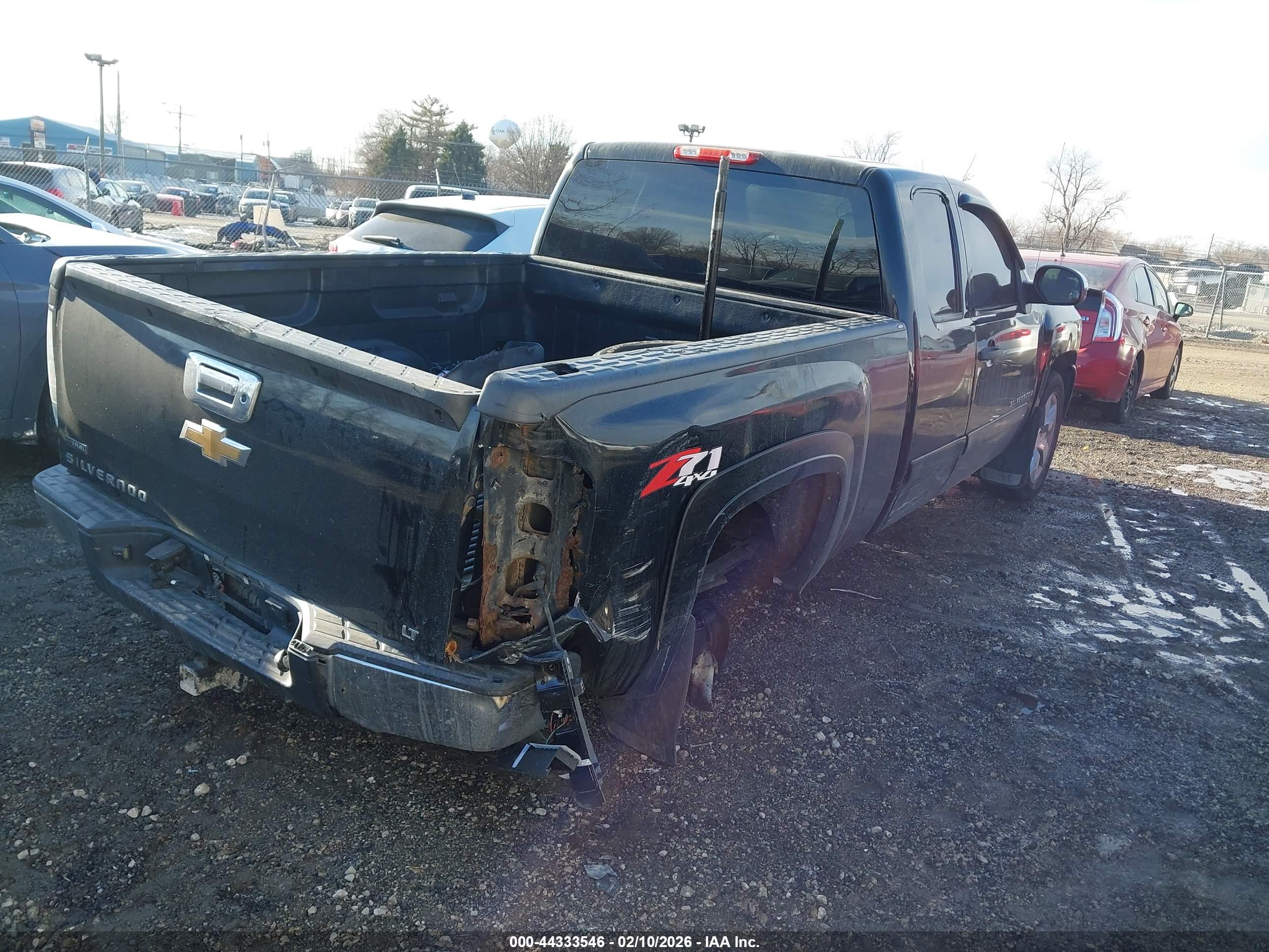 CHEVROLET SILVERADO image 4