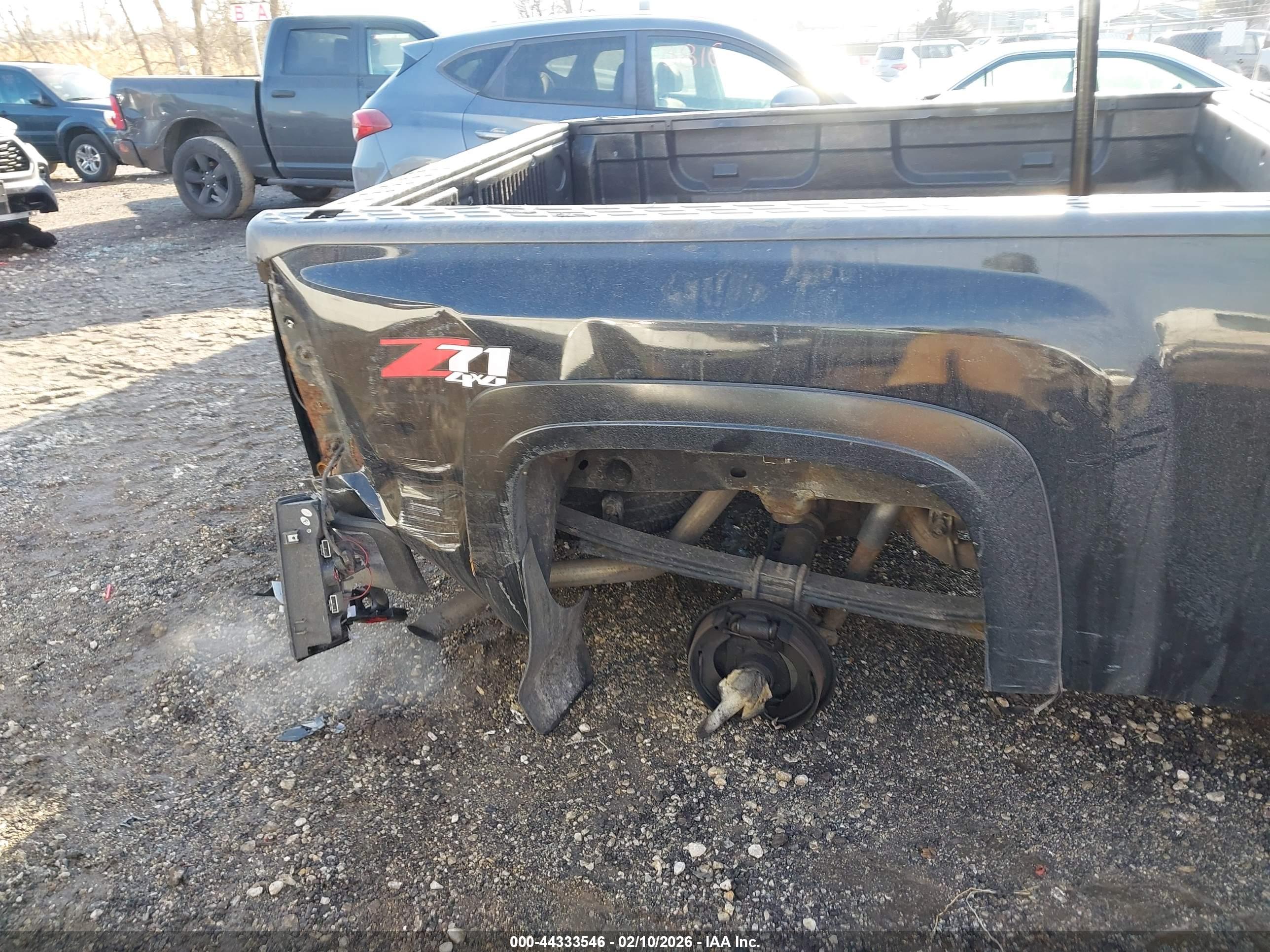 CHEVROLET SILVERADO image 6