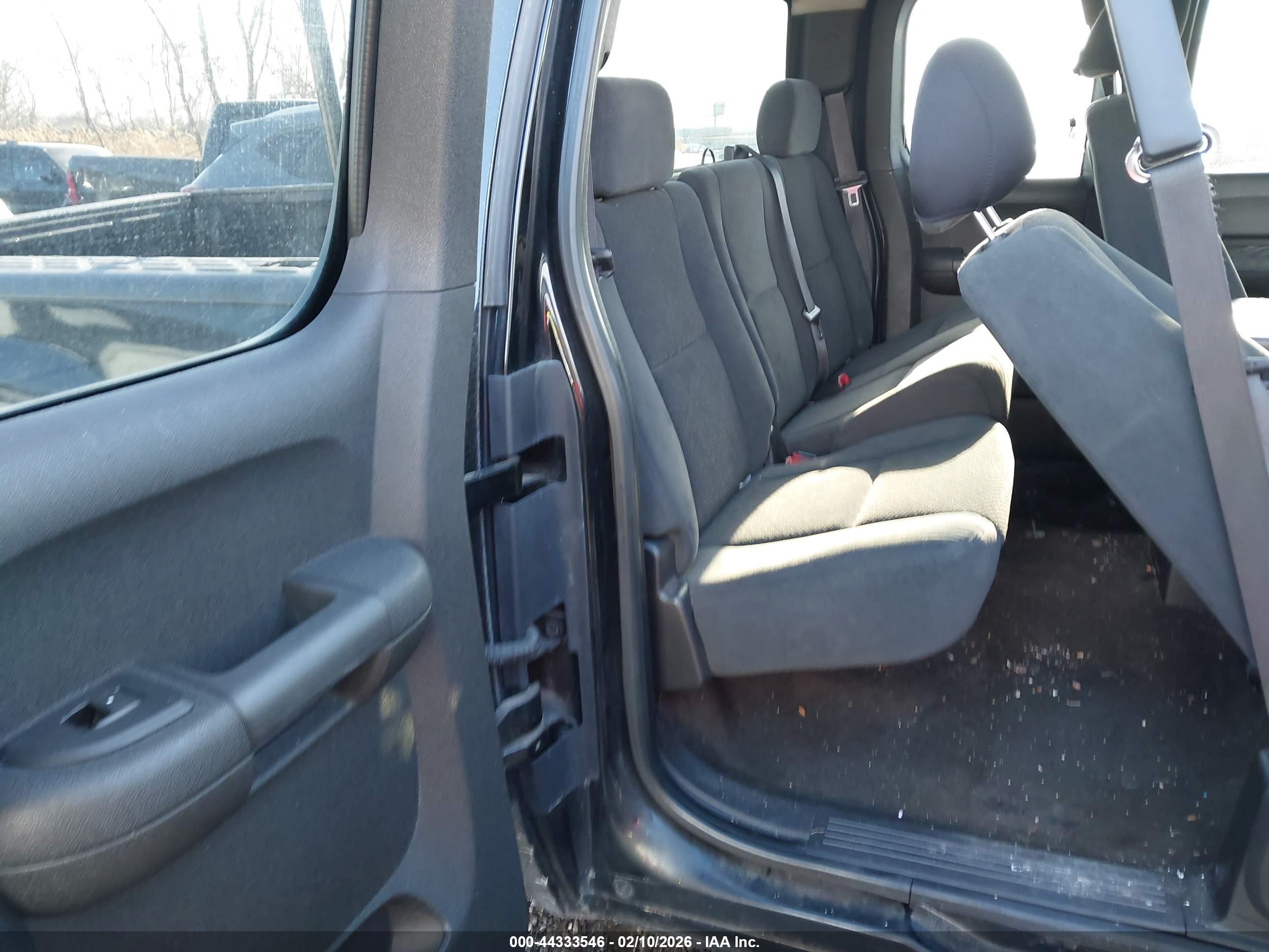 CHEVROLET SILVERADO image 8
