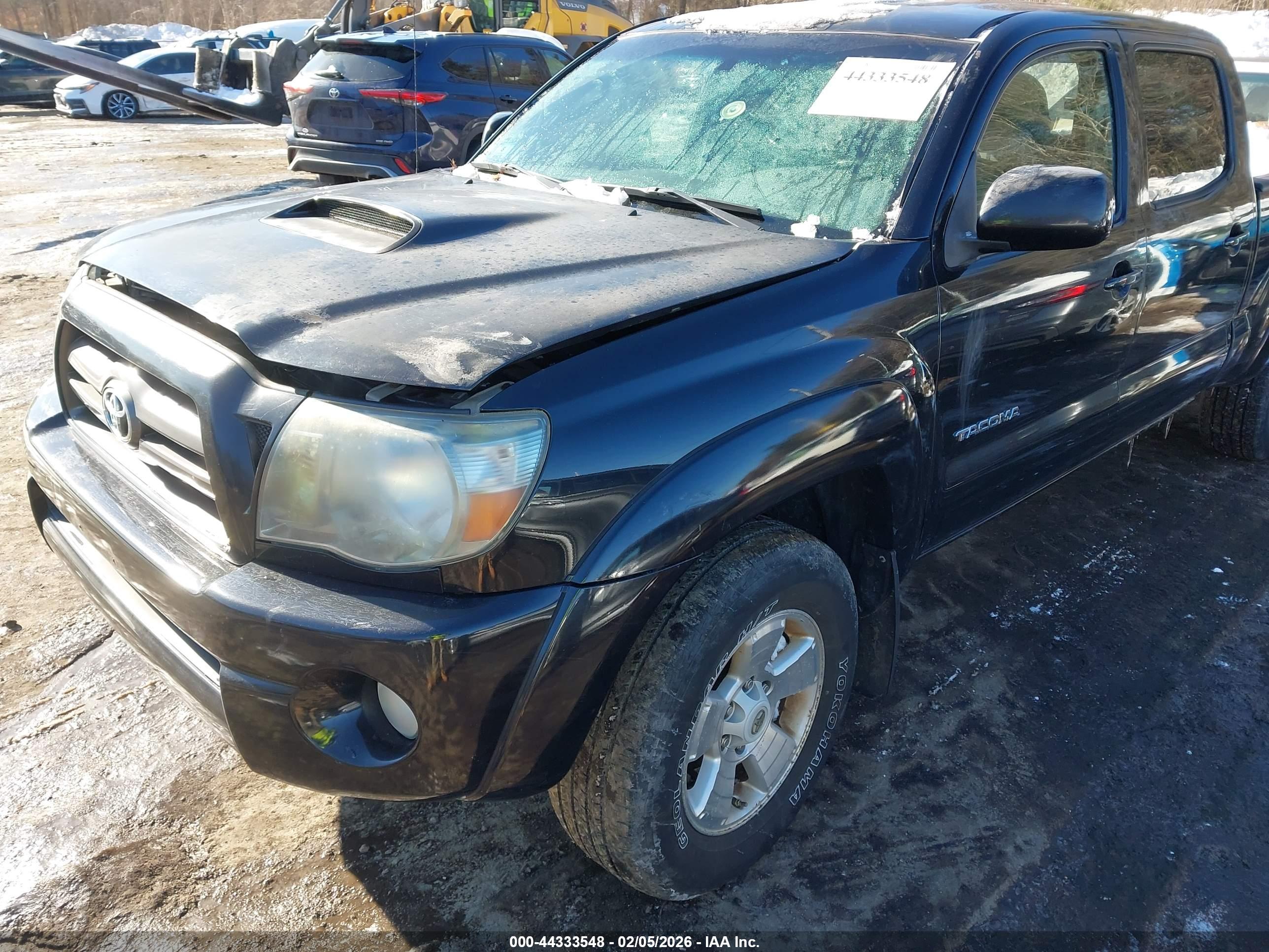 TOYOTA TACOMA image 2