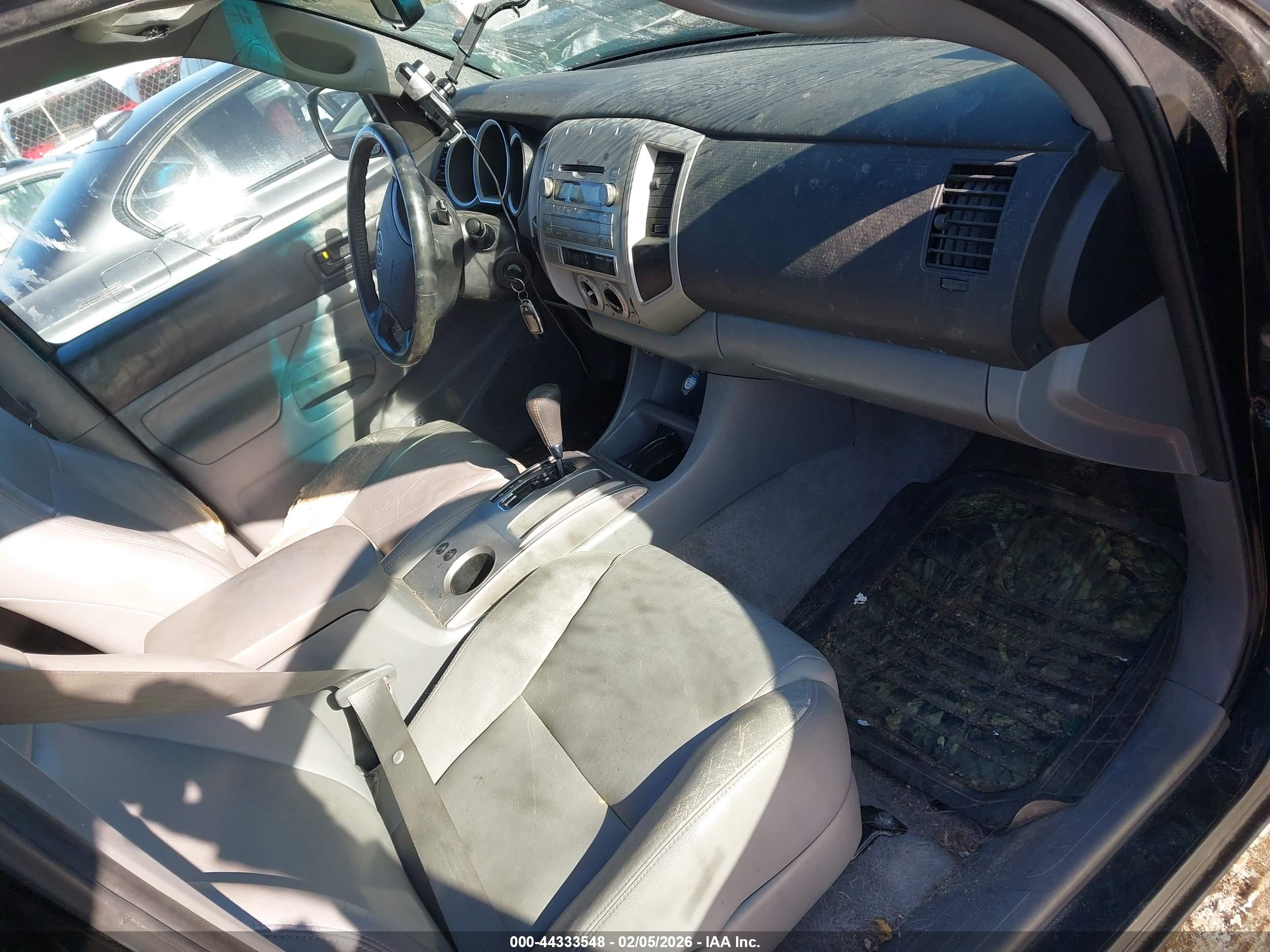 TOYOTA TACOMA image 5