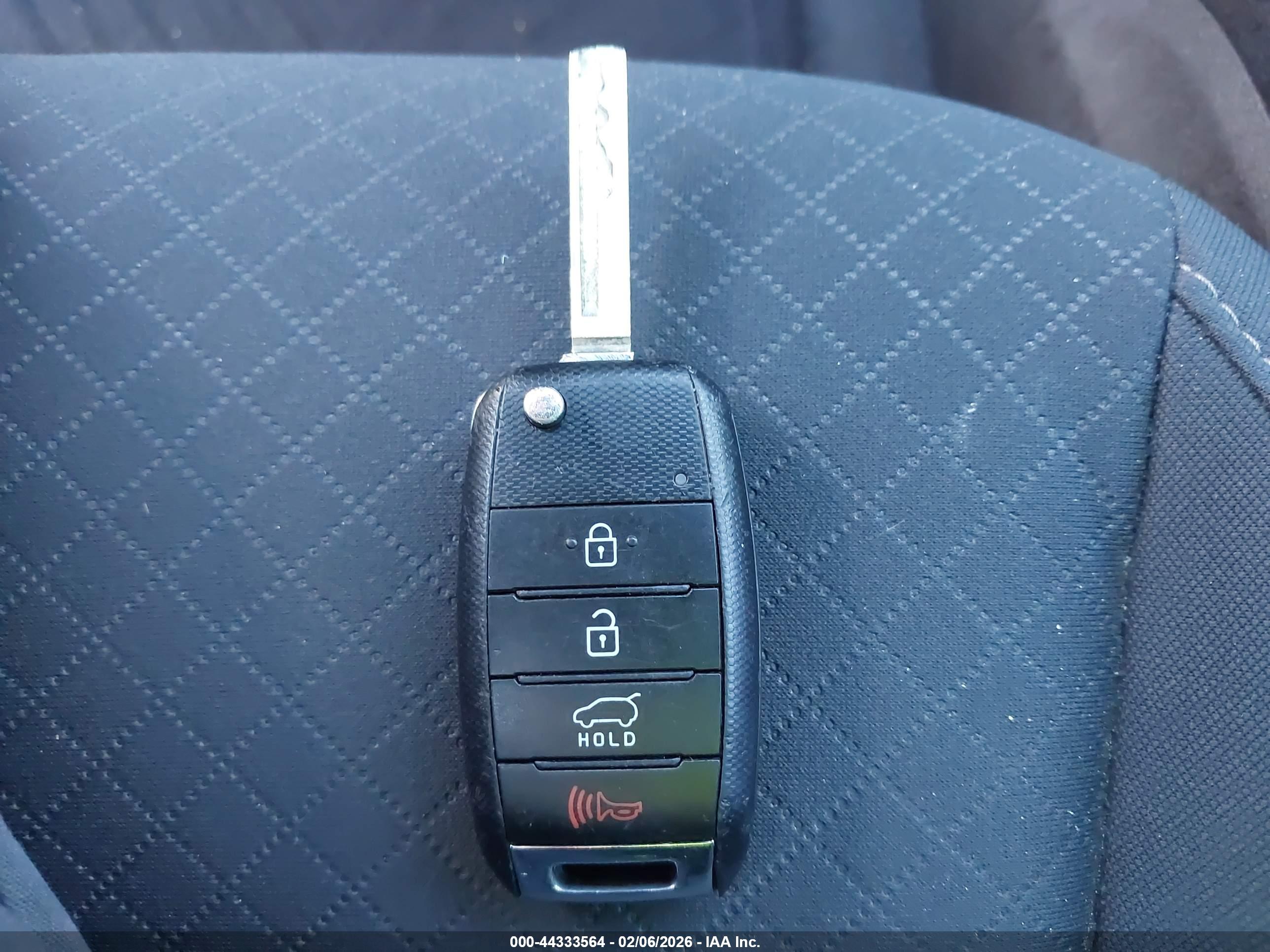 KIA SORENTO image 11