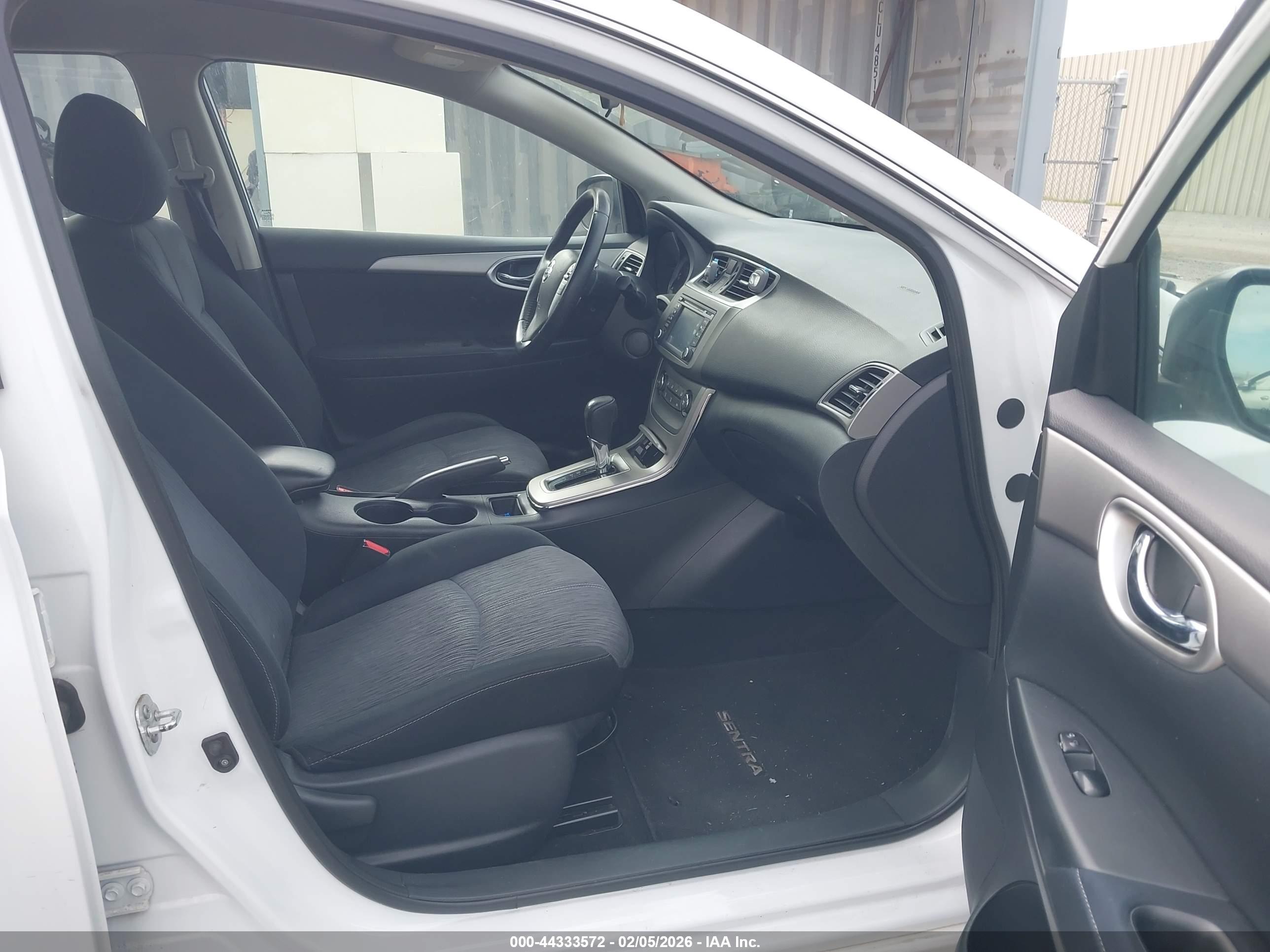 NISSAN SENTRA image 5