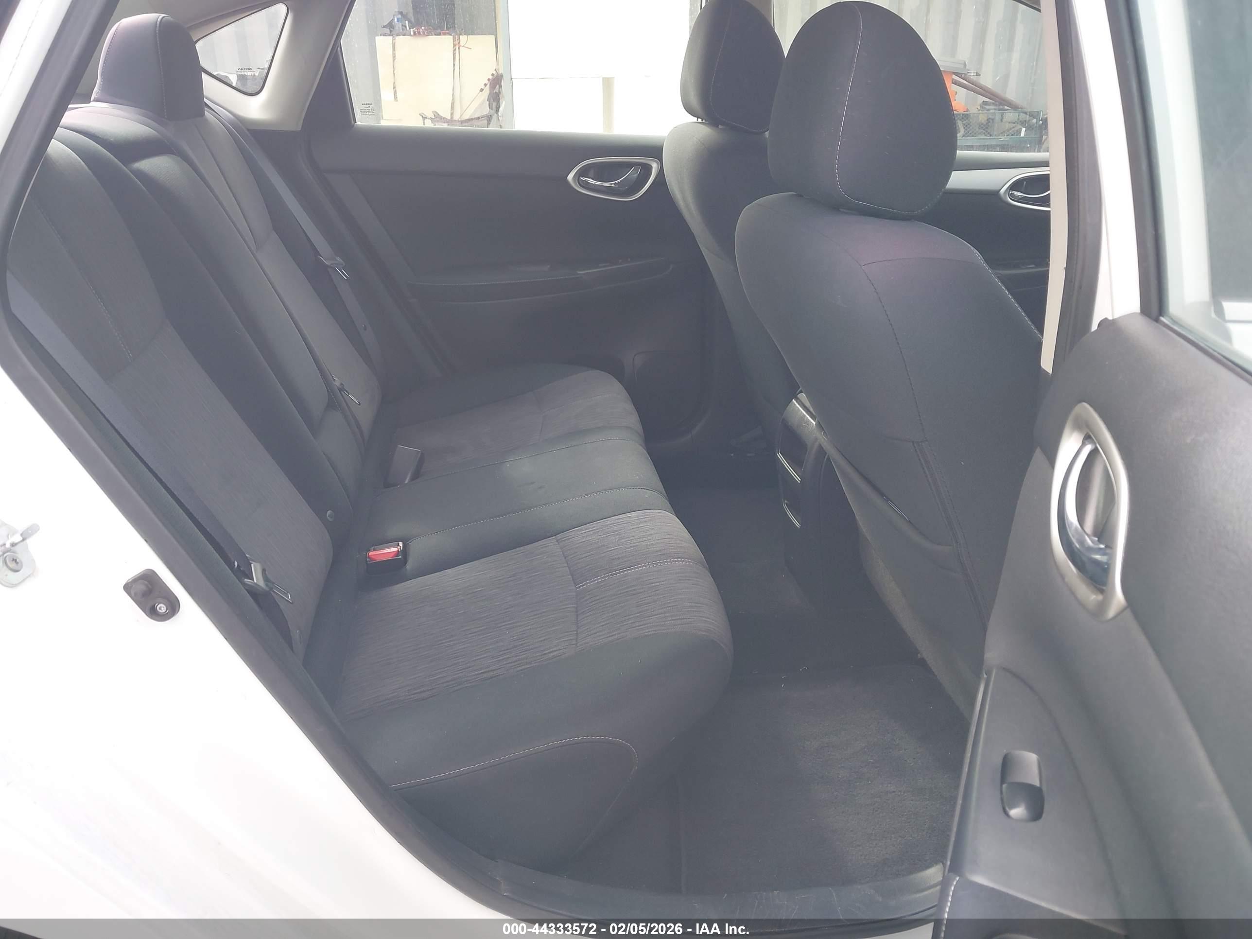 NISSAN SENTRA image 8