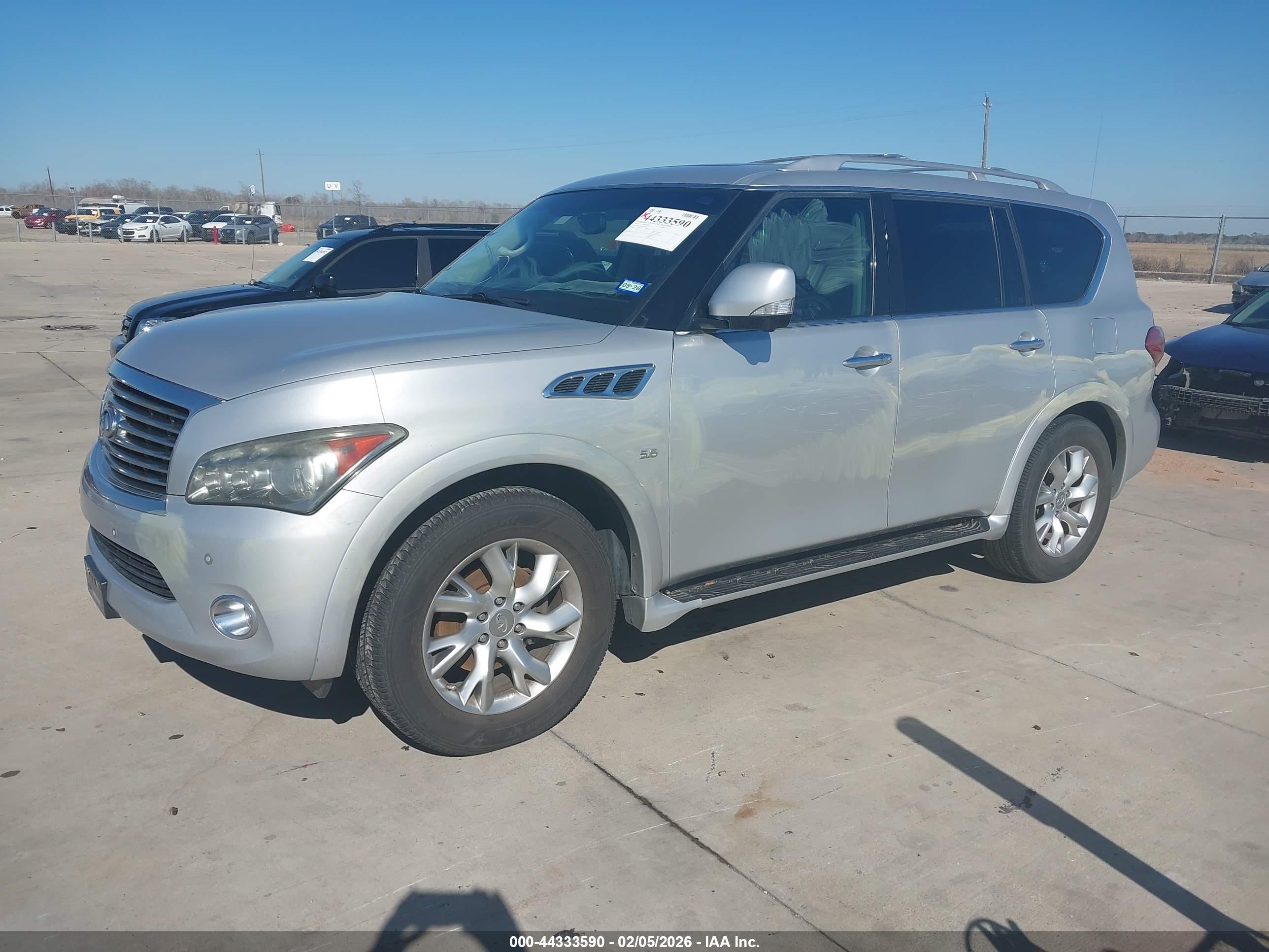 INFINITI QX80 image 2