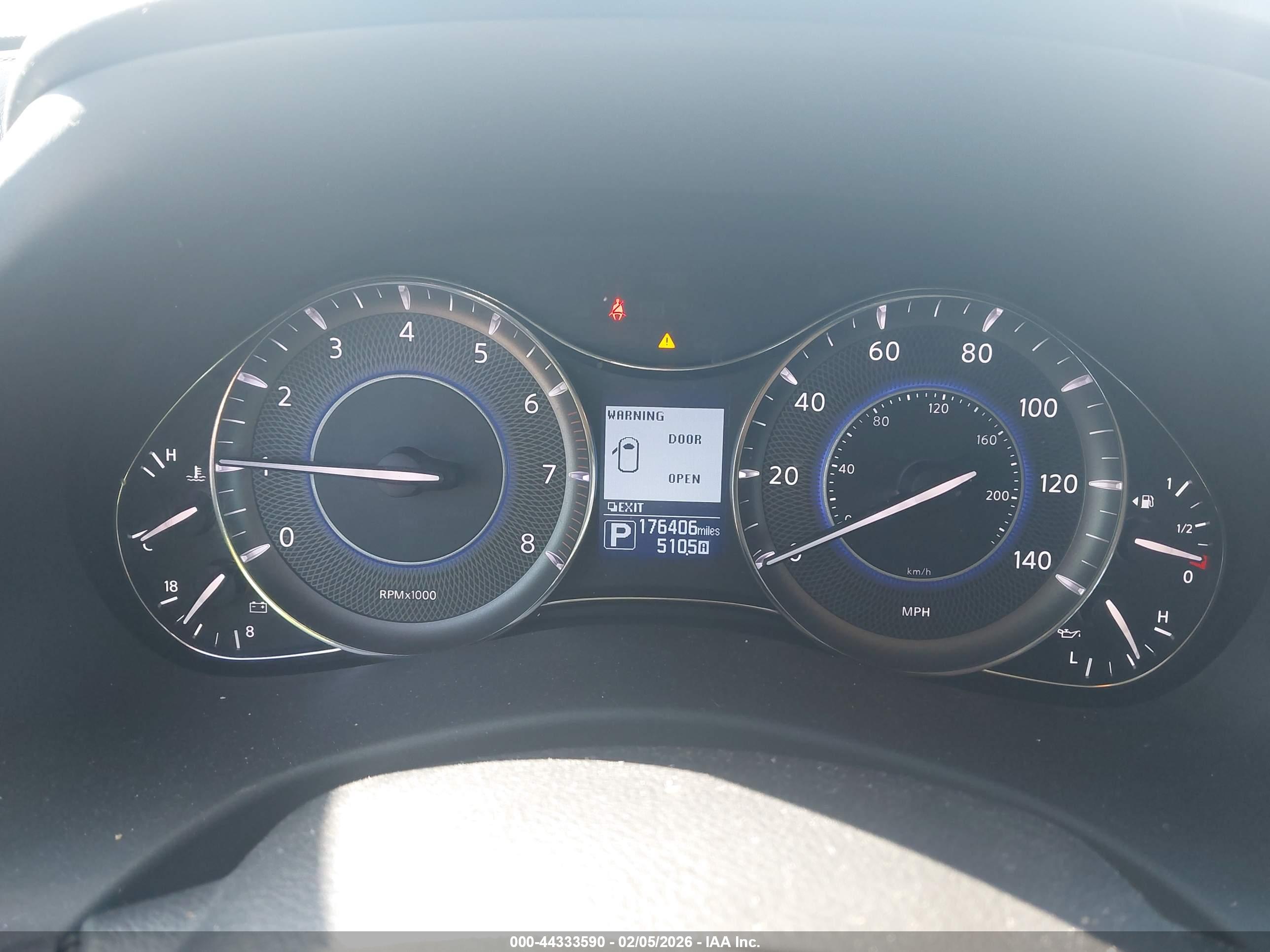 INFINITI QX80 image 7
