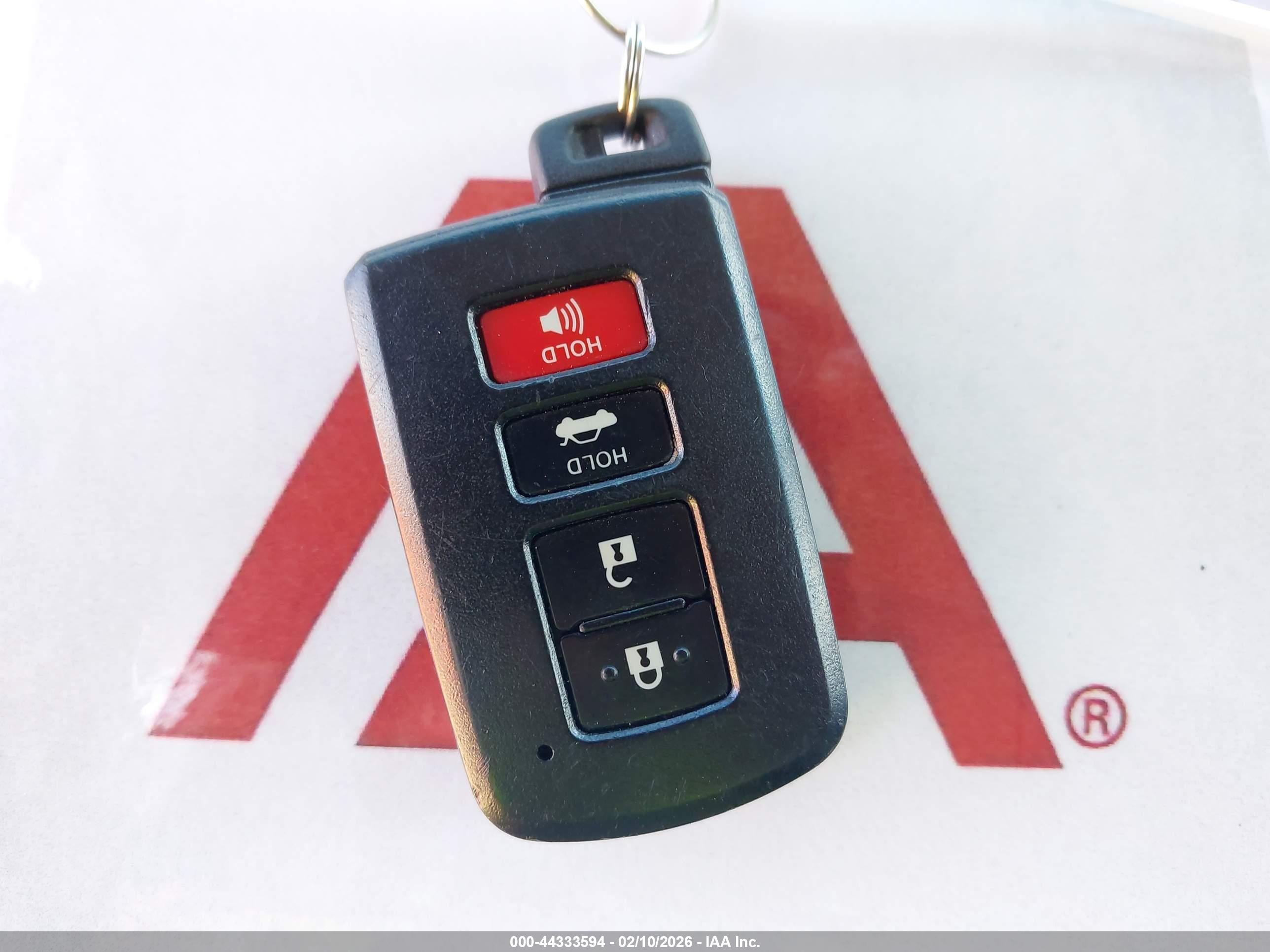 TOYOTA AVALON image 11
