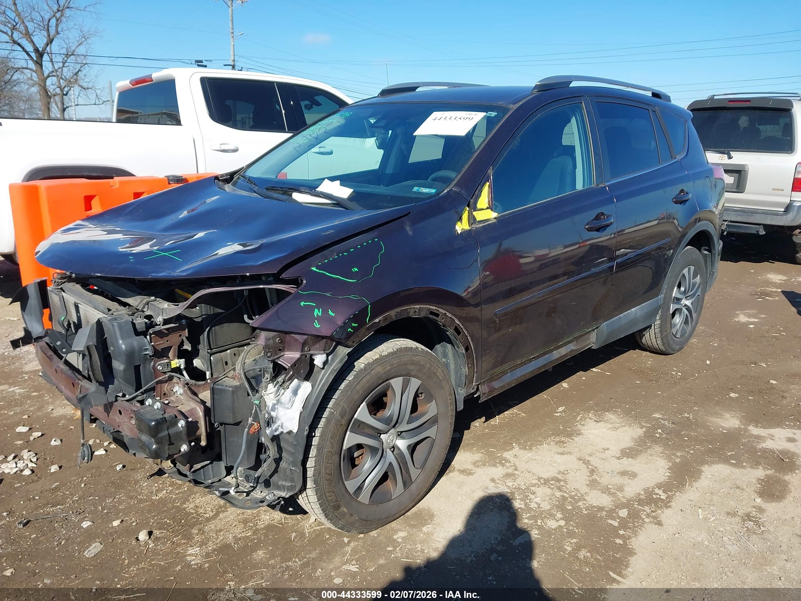 TOYOTA RAV4 image 2
