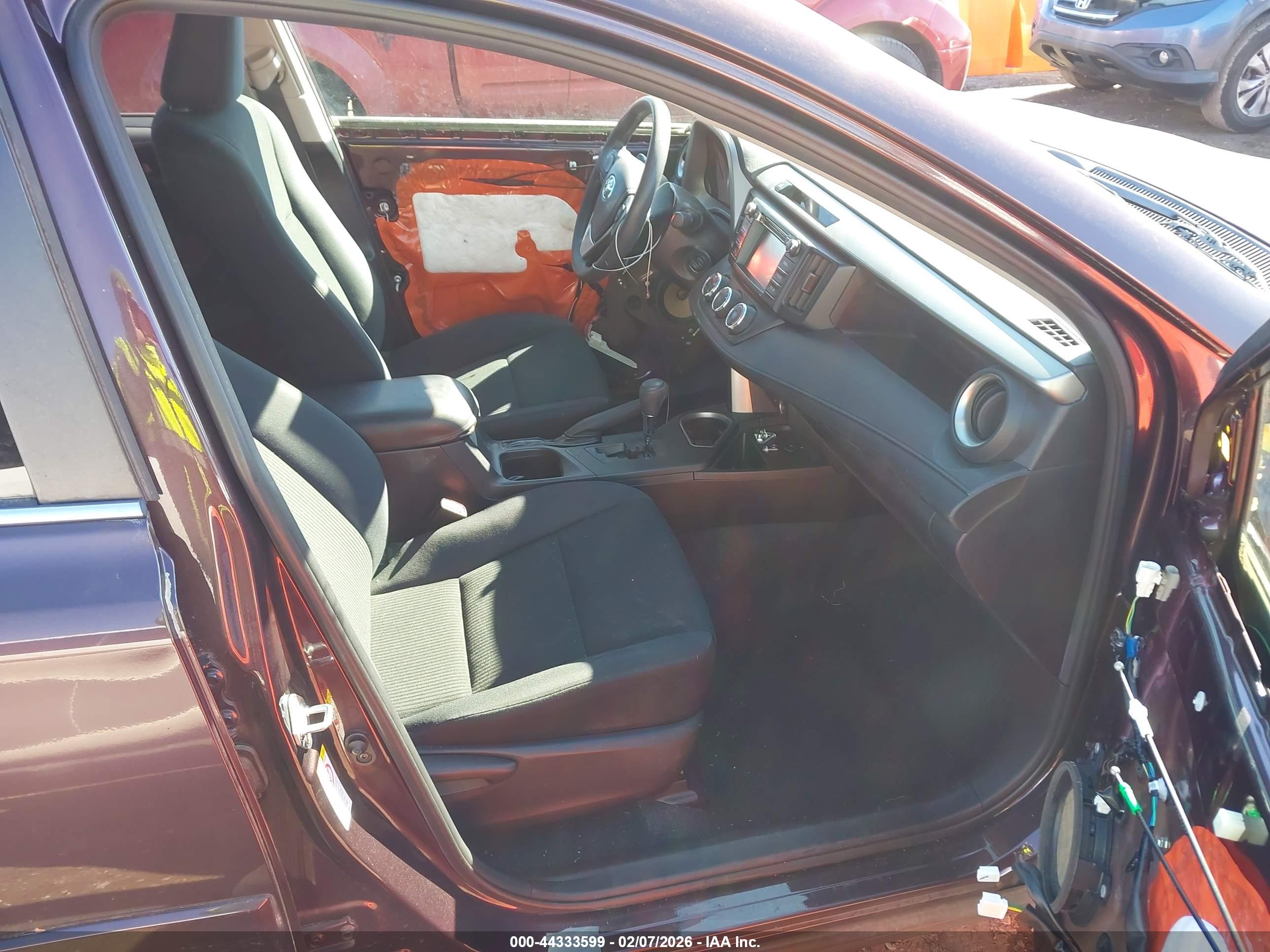 TOYOTA RAV4 image 5