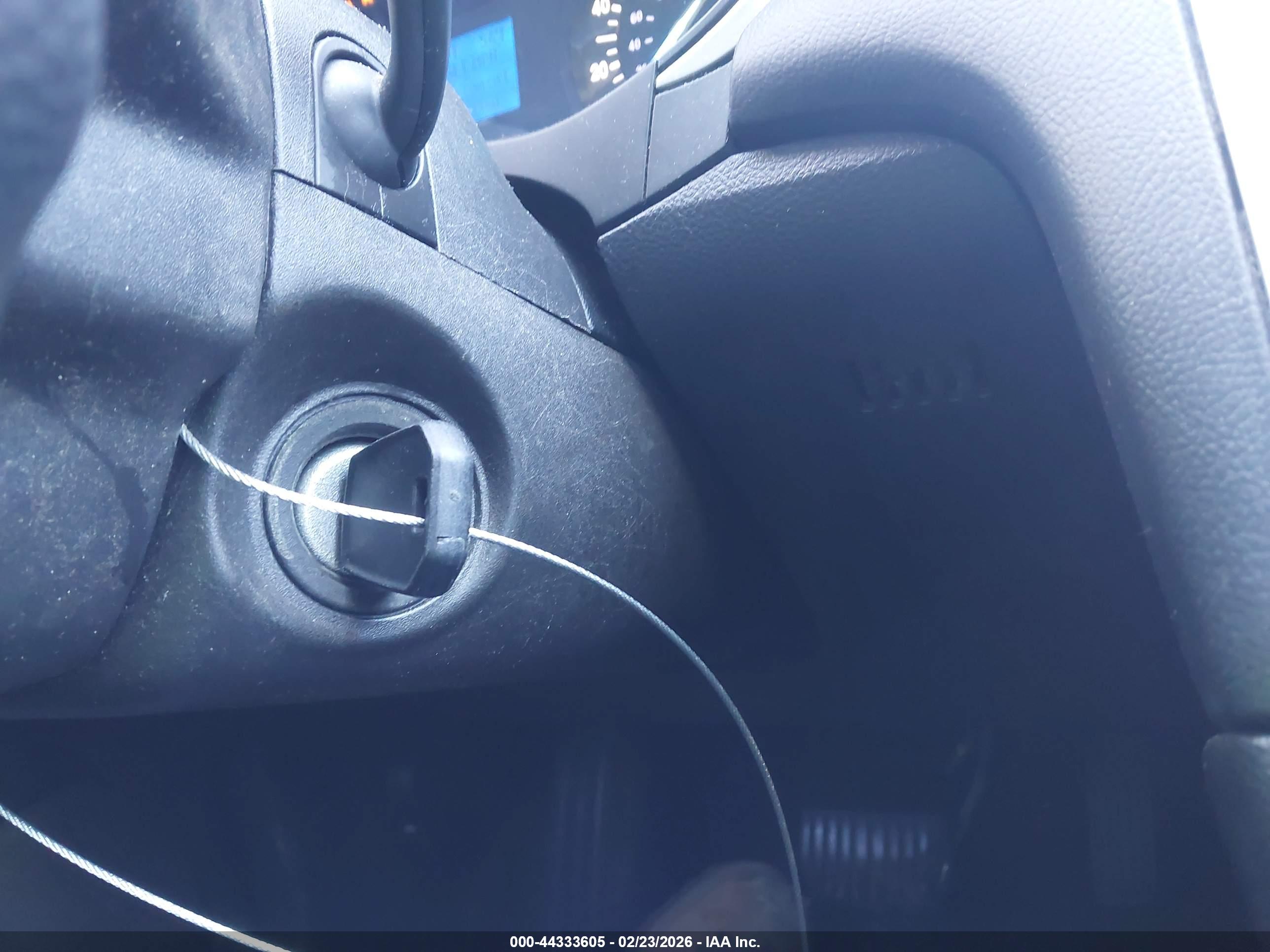 FORD FUSION image 11