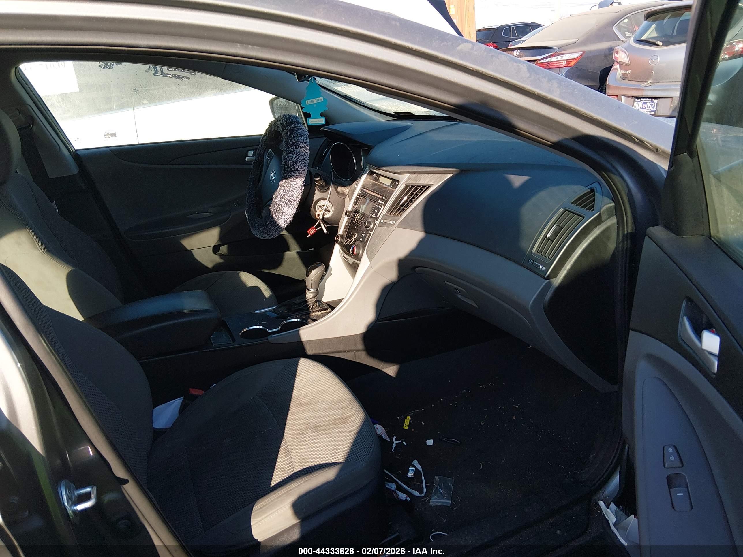 HYUNDAI SONATA image 5