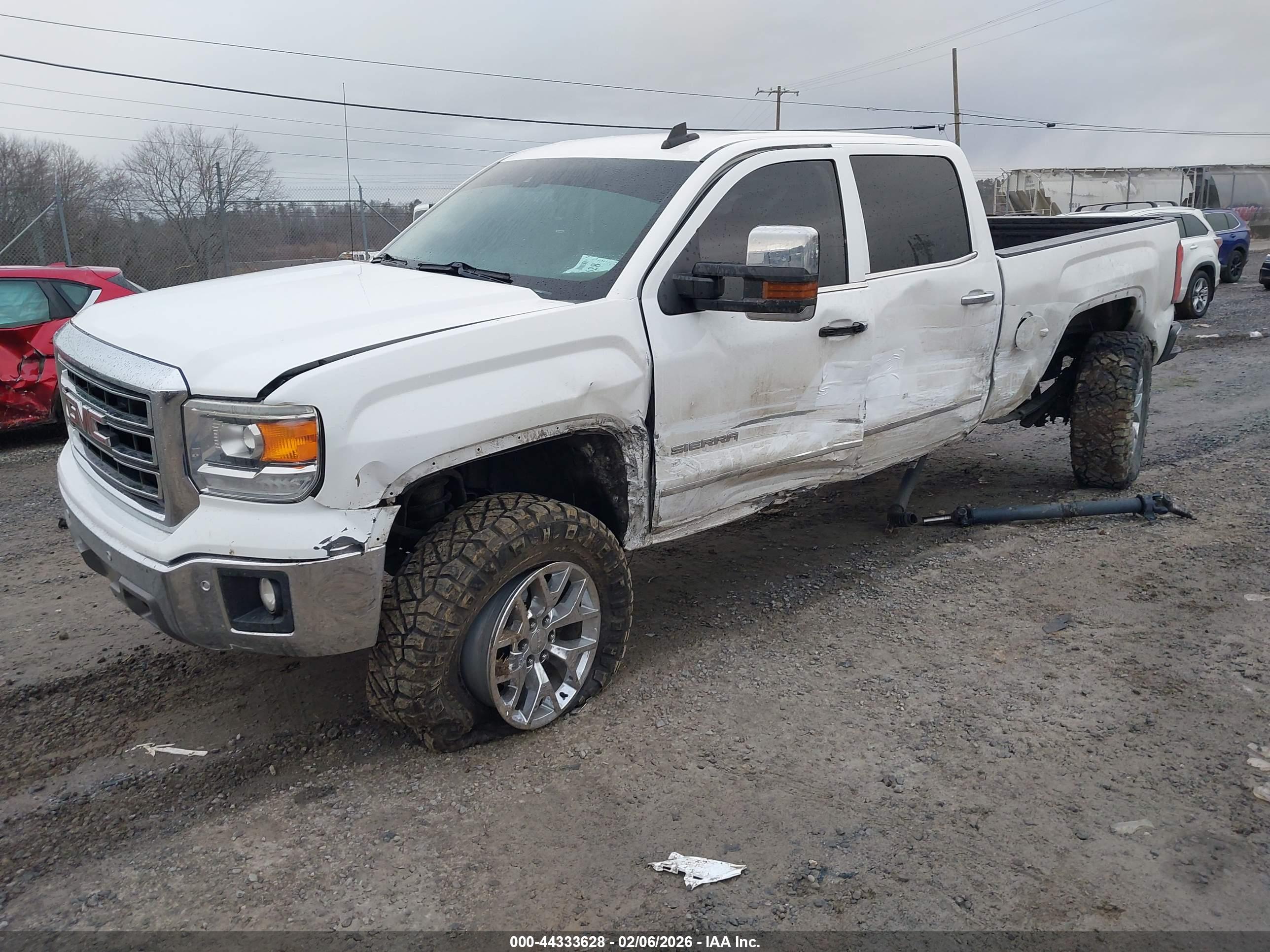 GMC SIERRA image 2