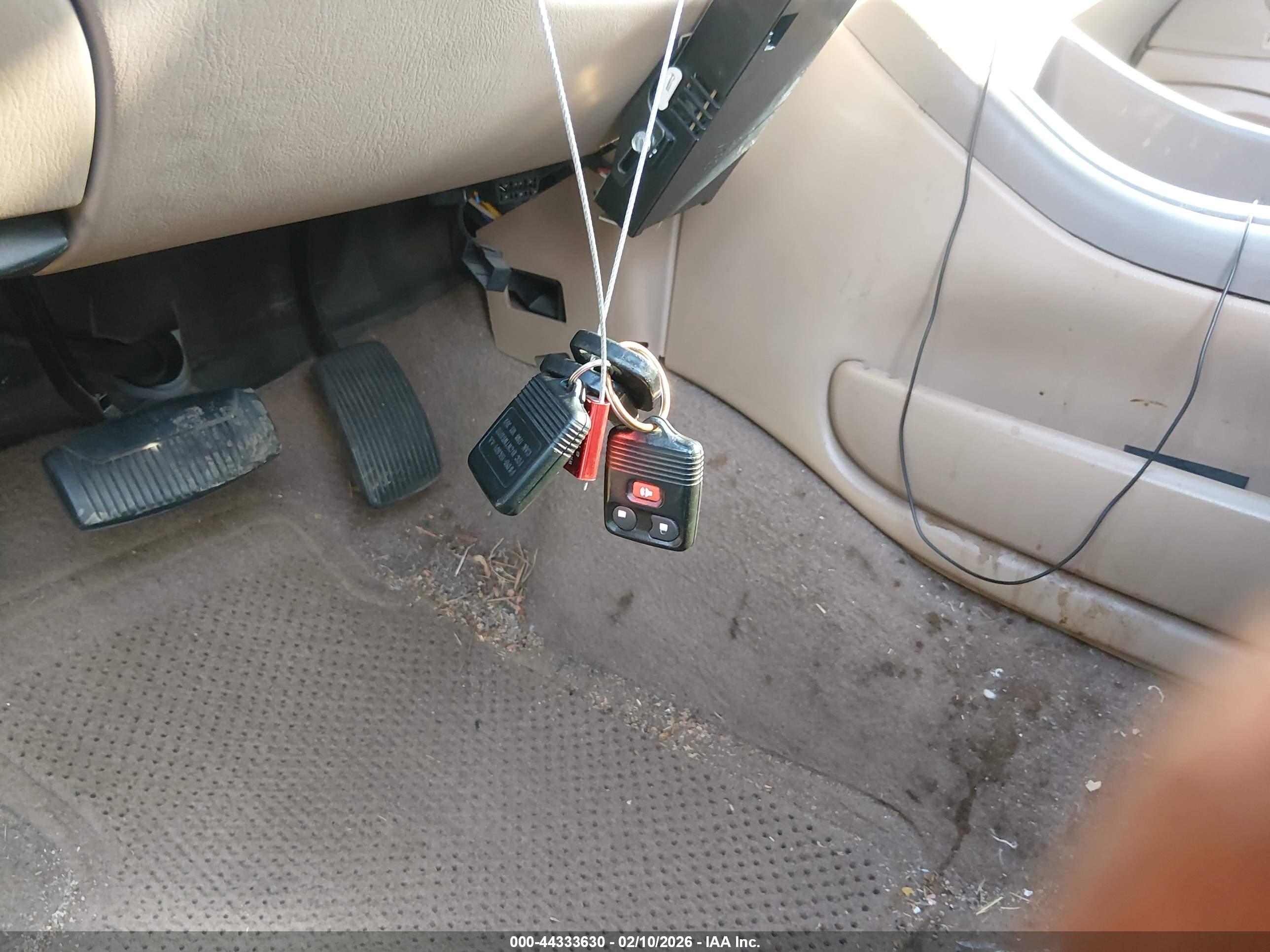 FORD EXPEDITION image 11