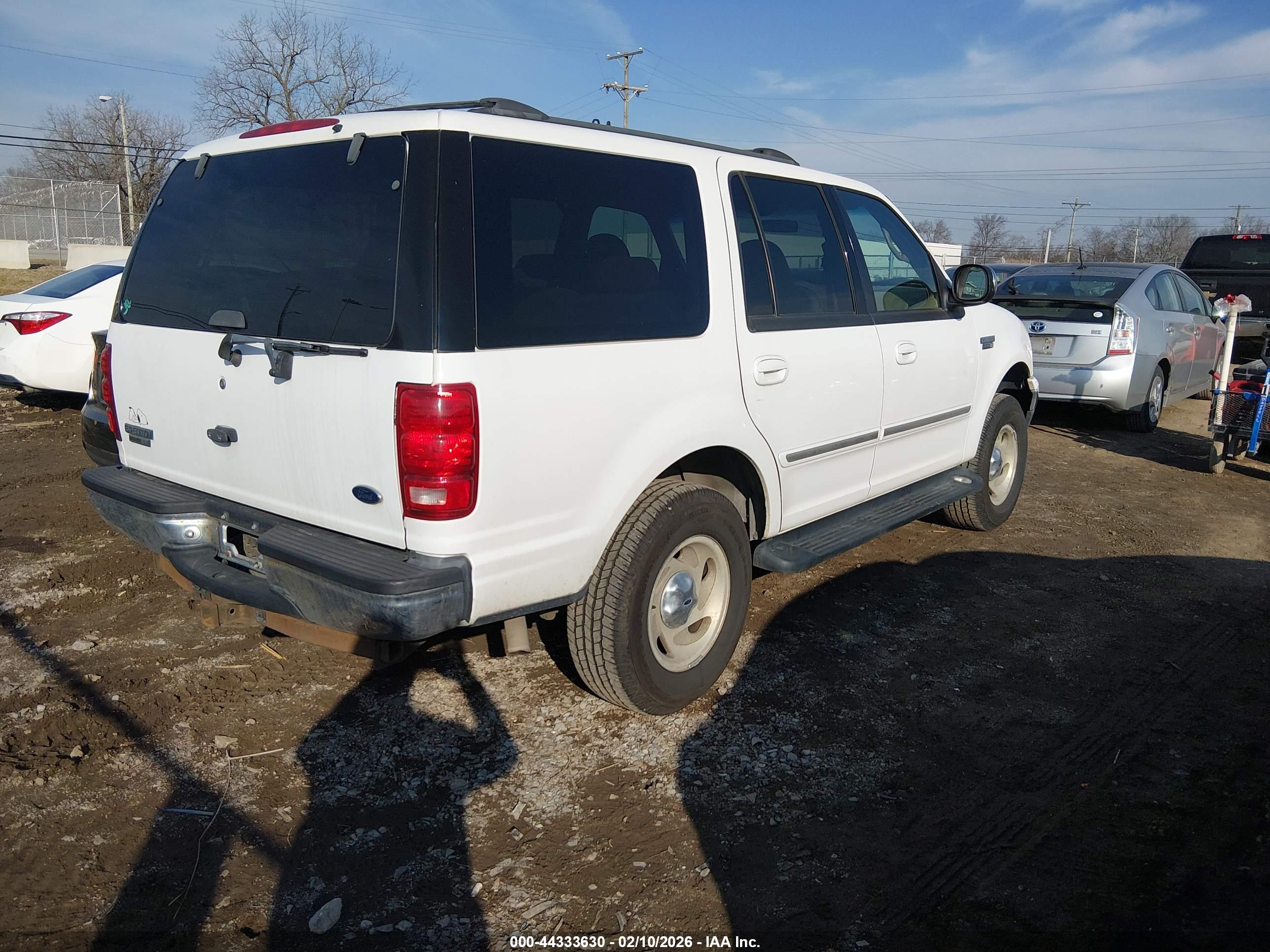 FORD EXPEDITION image 4