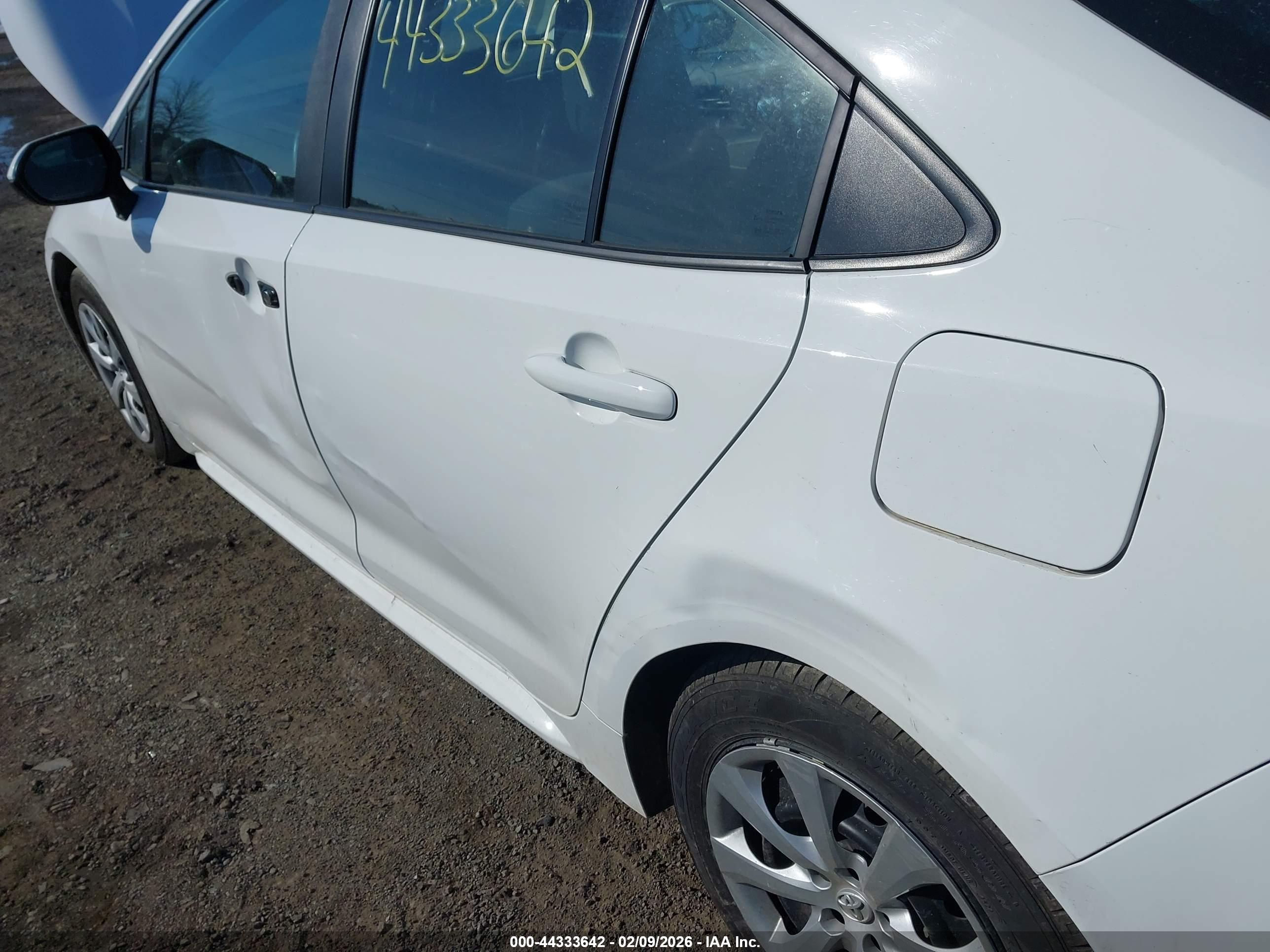 TOYOTA COROLLA image 6