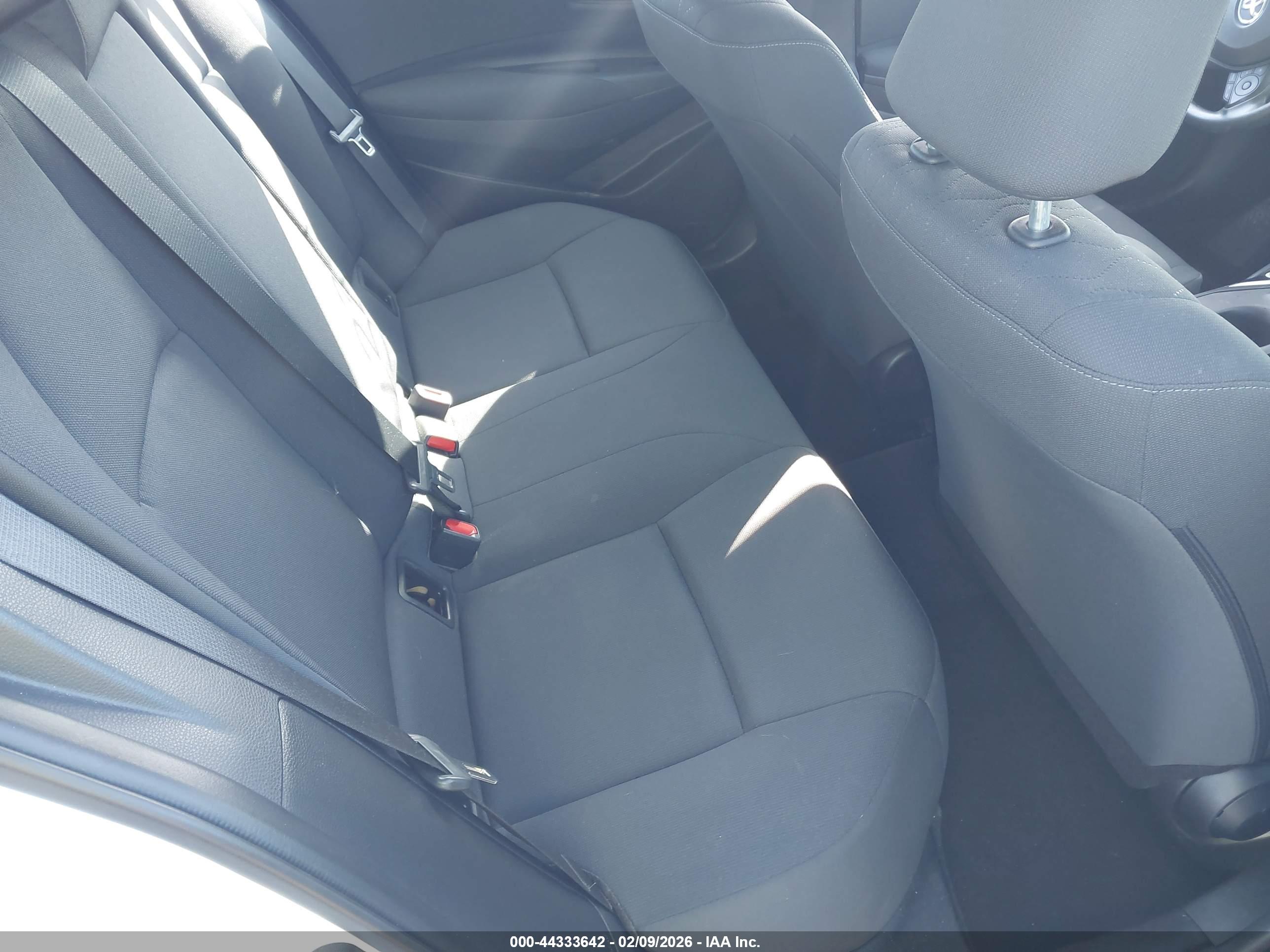 TOYOTA COROLLA image 8