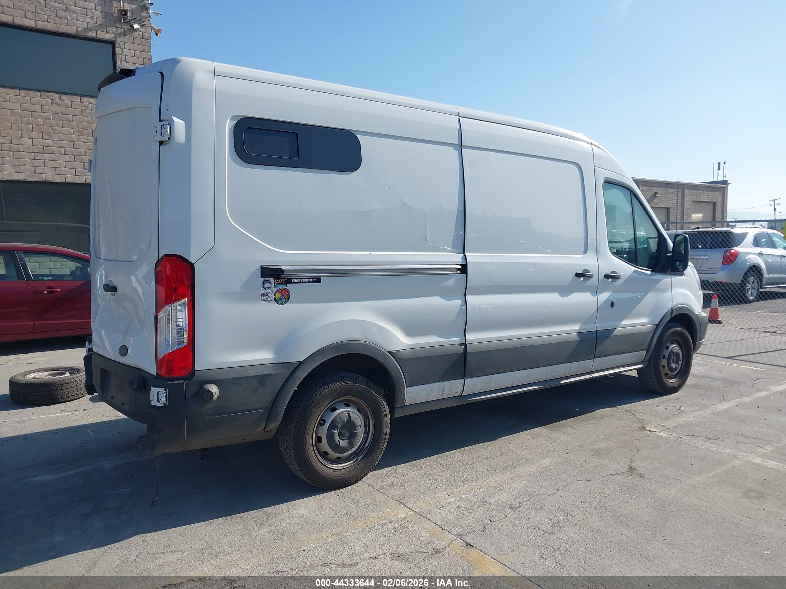 FORD TRANSIT-150 image 4